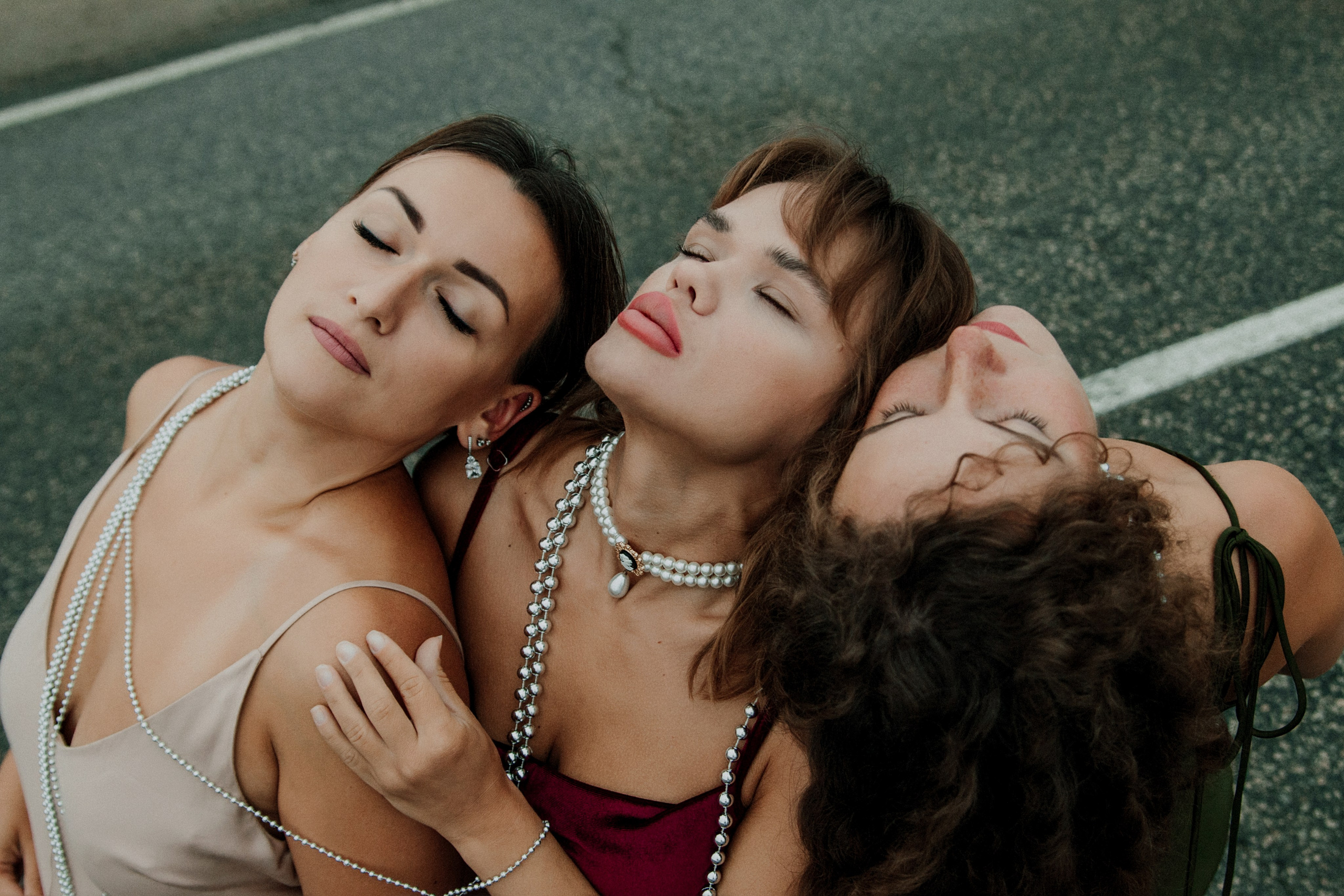 Настя & Оля & Настя. Свадебный и индивидуальный фотограф в Суворове Клюева Мария