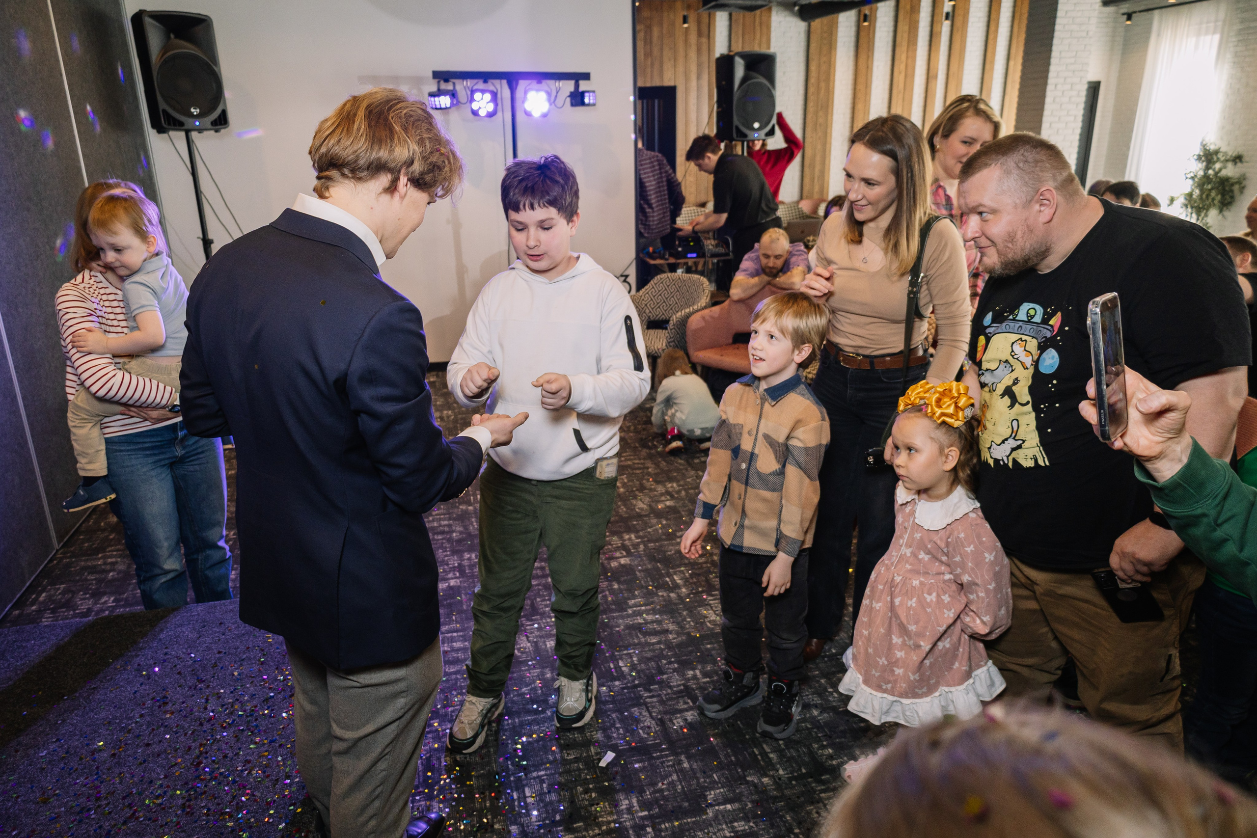Москва. Фокусник Константин Загузин. 22.03.26. Валерия, репортажный фотограф в г. Москва и г. Владикавказ