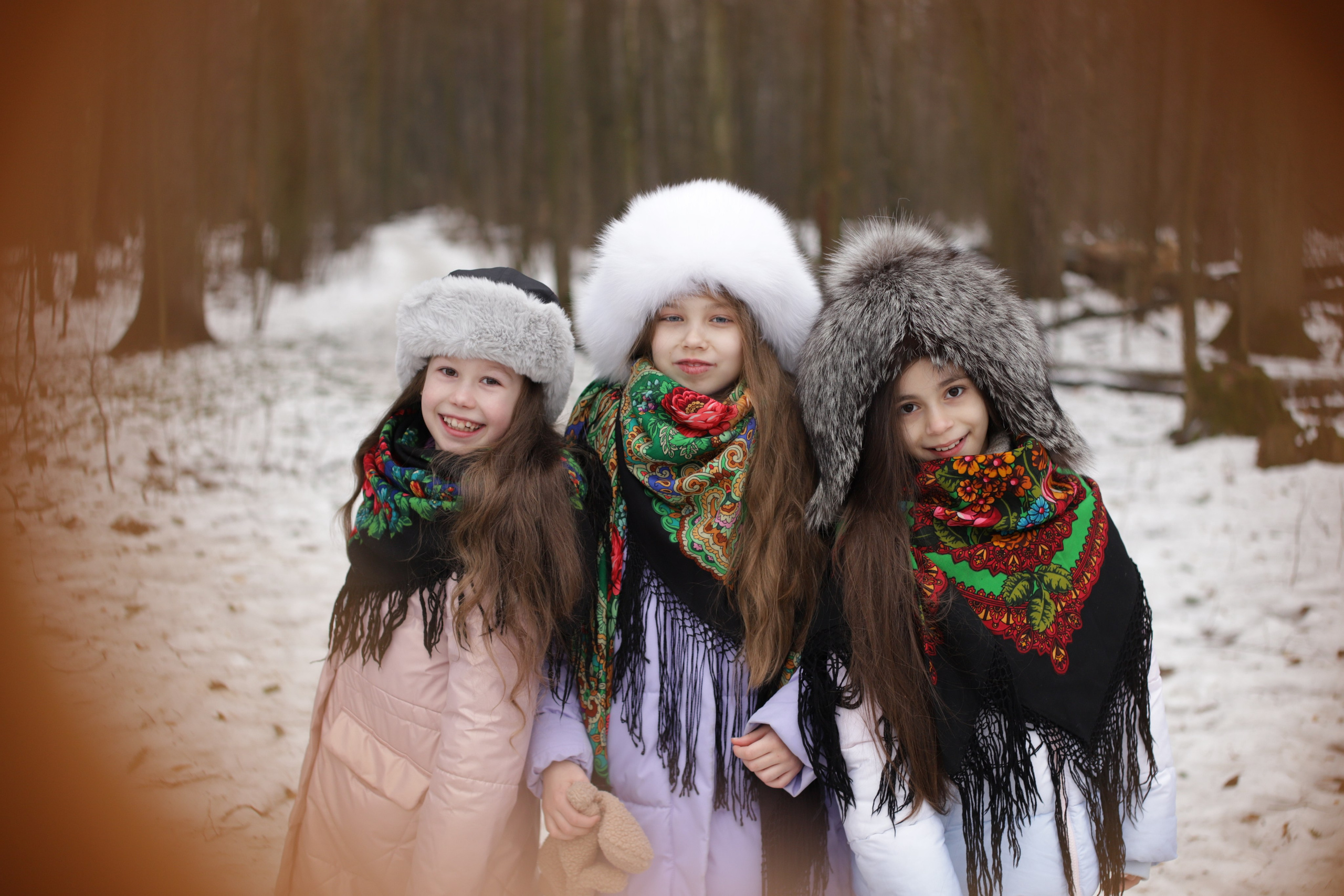 Девчёнки в павлопосадских платках и мальчишка. Диана Николаева — фотограф город Балашиха