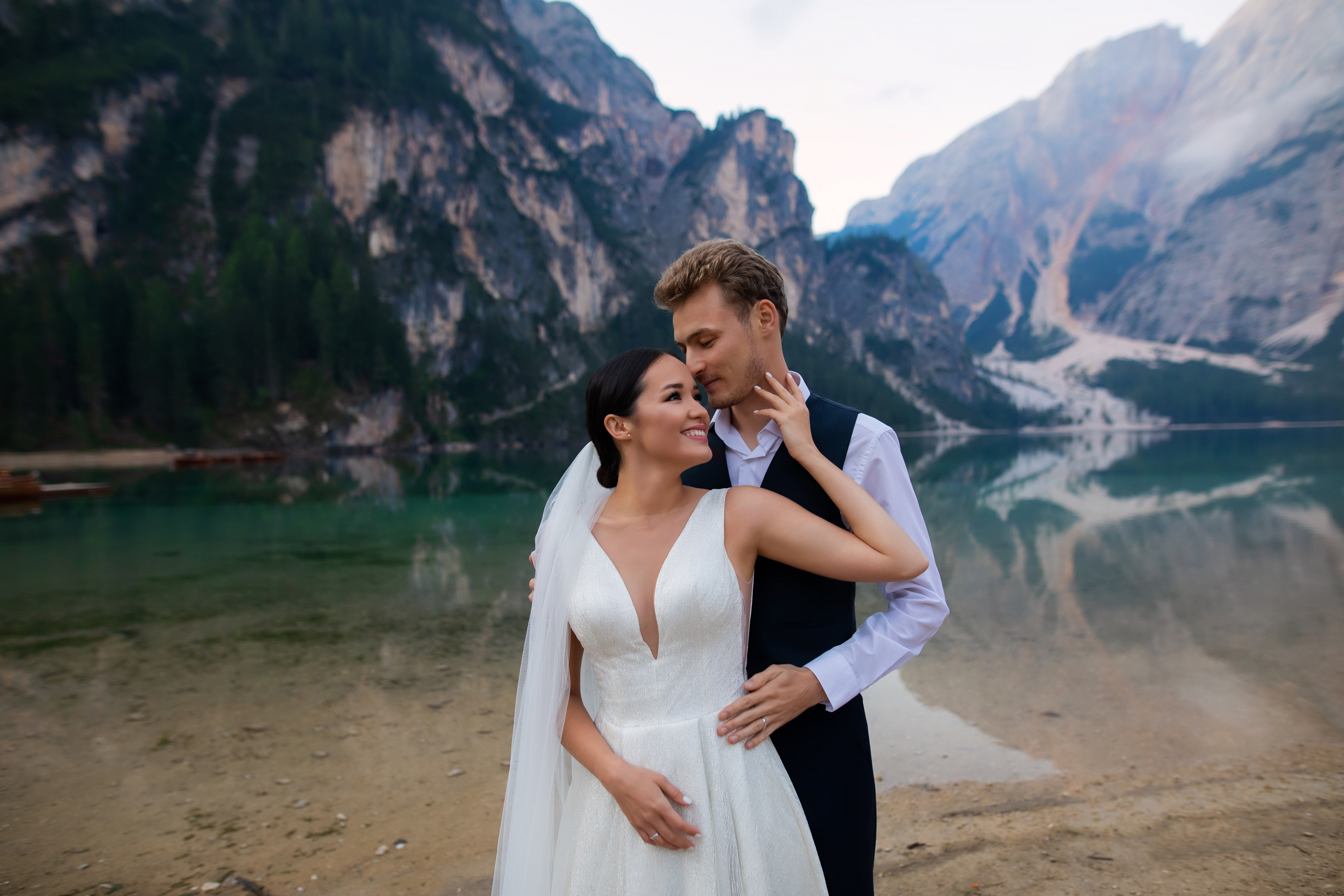 Алсу и Ринат, свадебная фотосессия на озере Брайес, Италия. Свадебный и семейный фотограф в Москве Евгения Лисина