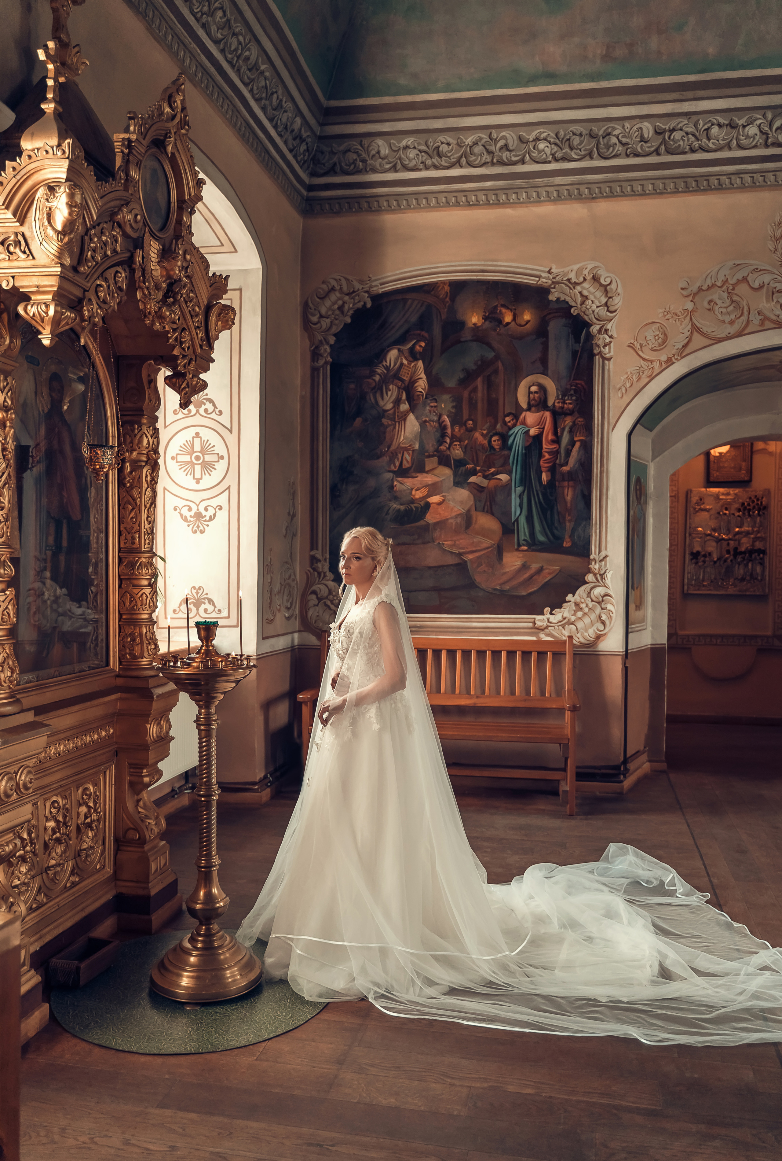 Венчальная пара в Спасском храме г. Солнечногорск. Церковный фотограф Севастополь