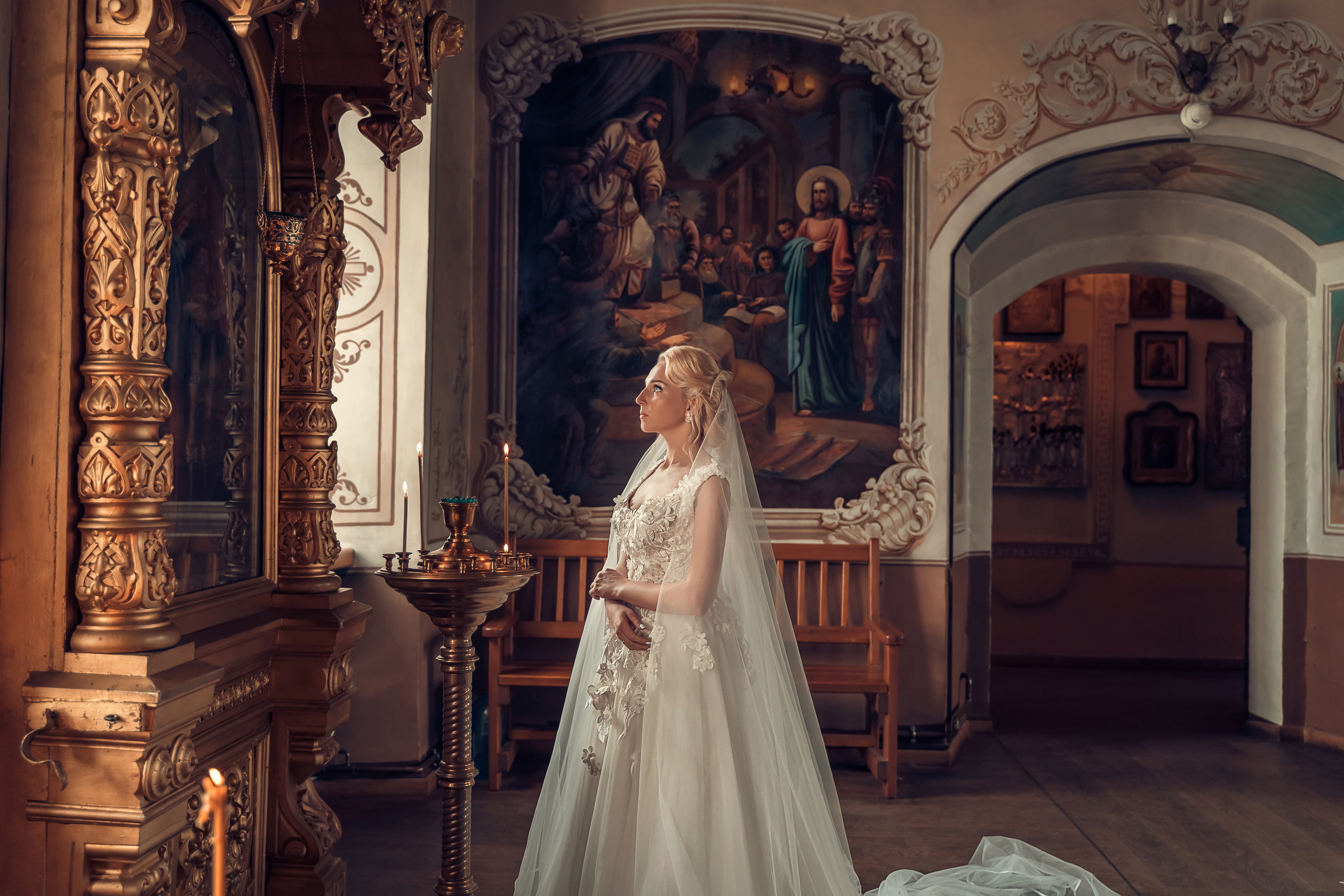 Венчальная пара в Спасском храме г. Солнечногорск. Церковный фотограф Севастополь