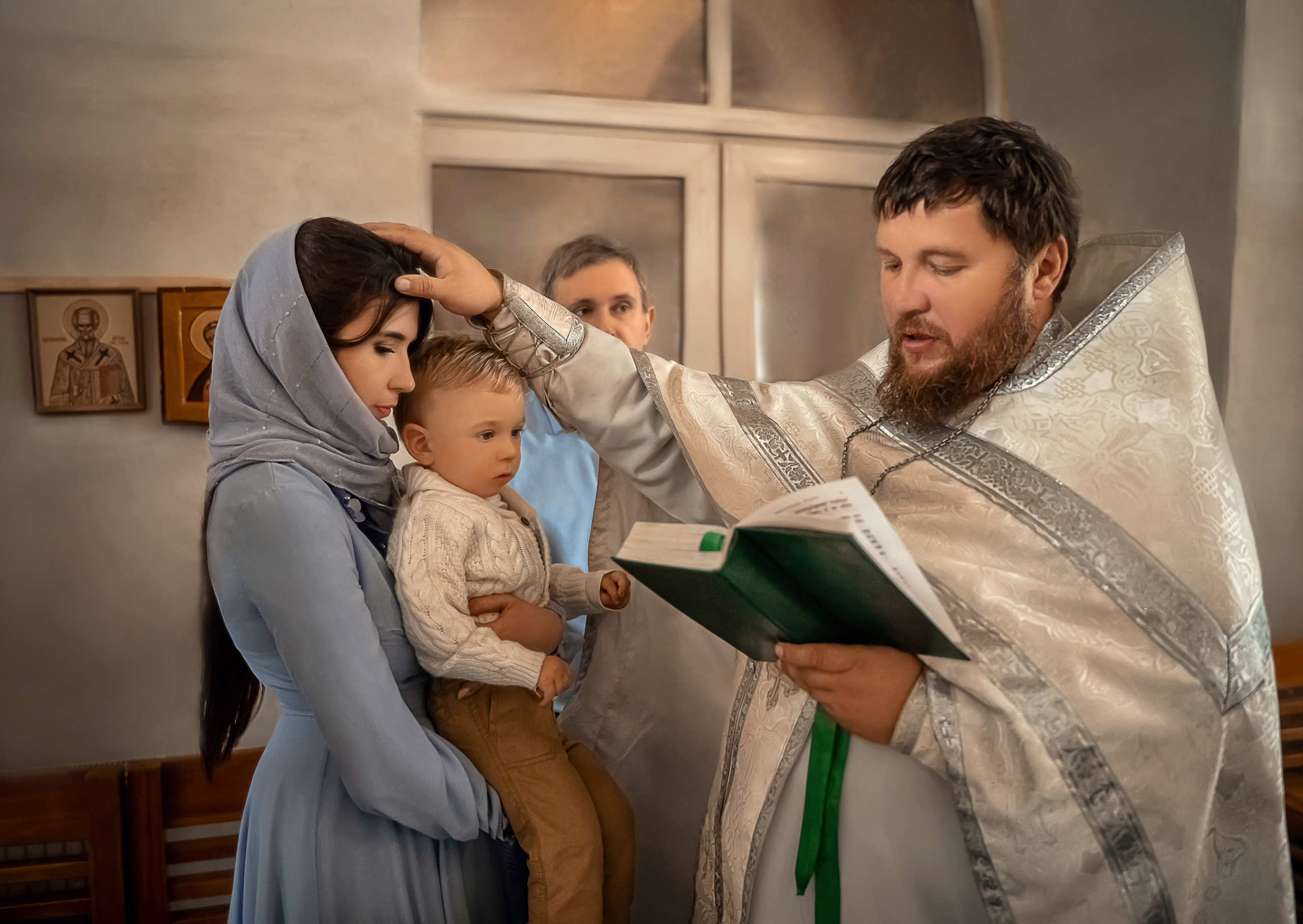 Крещение в храме Смоленской иконы Божией Матери с. Холтобино. Церковный фотограф Севастополь