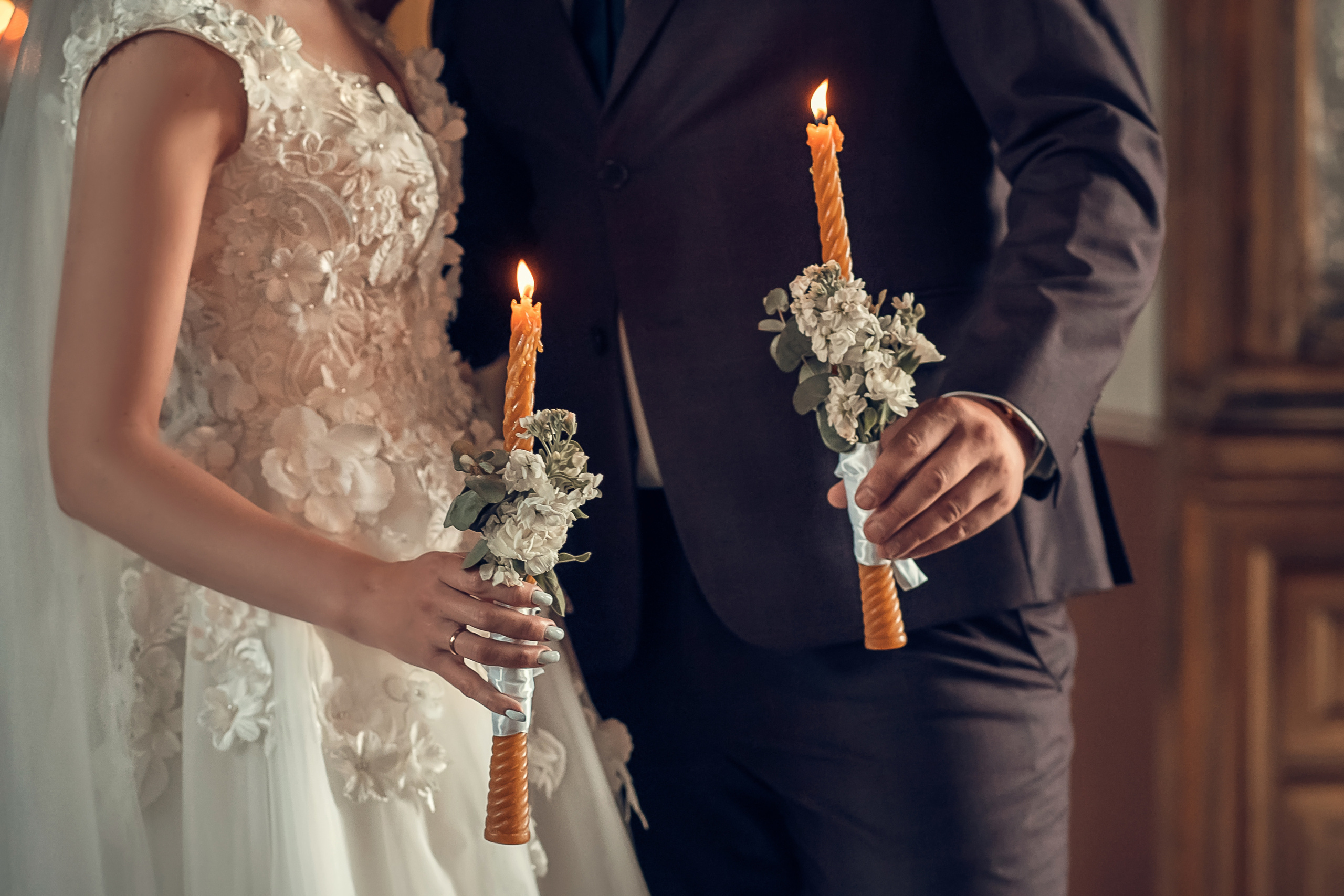 Венчальная пара в Спасском храме г. Солнечногорск. Церковный фотограф Севастополь