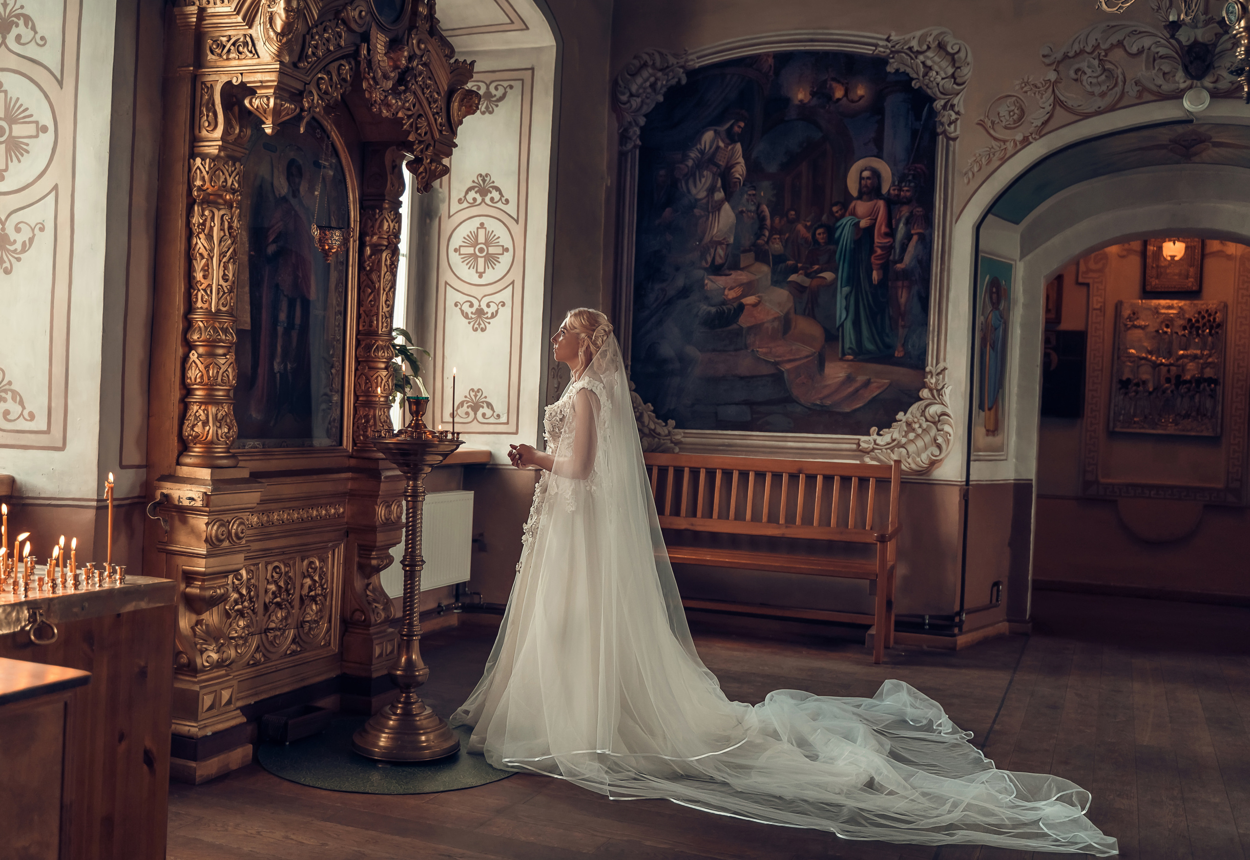 Венчальная пара в Спасском храме г. Солнечногорск. Церковный фотограф Севастополь