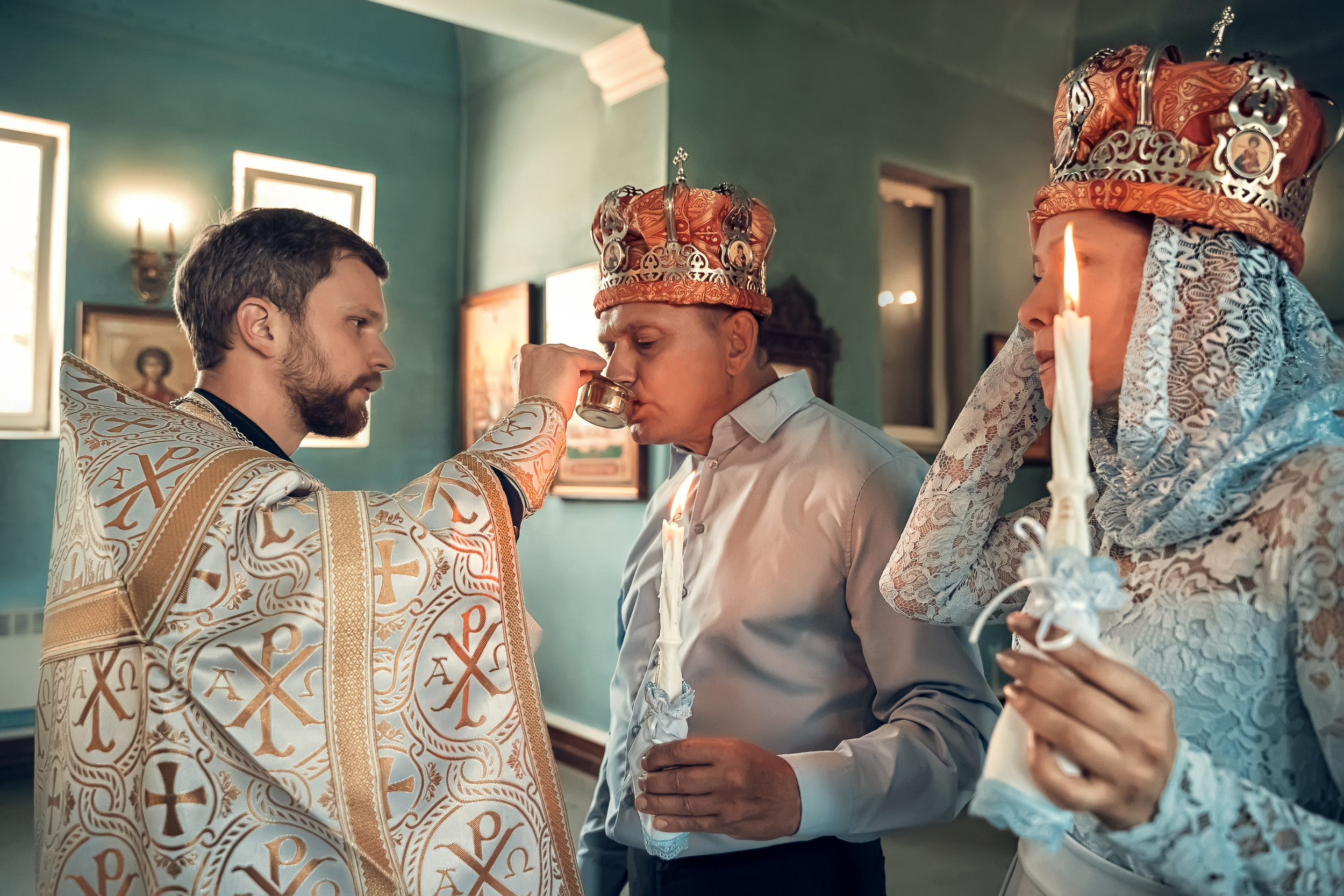 Венчание в храме Всех Святых г. Новомосковск. Церковный фотограф Севастополь