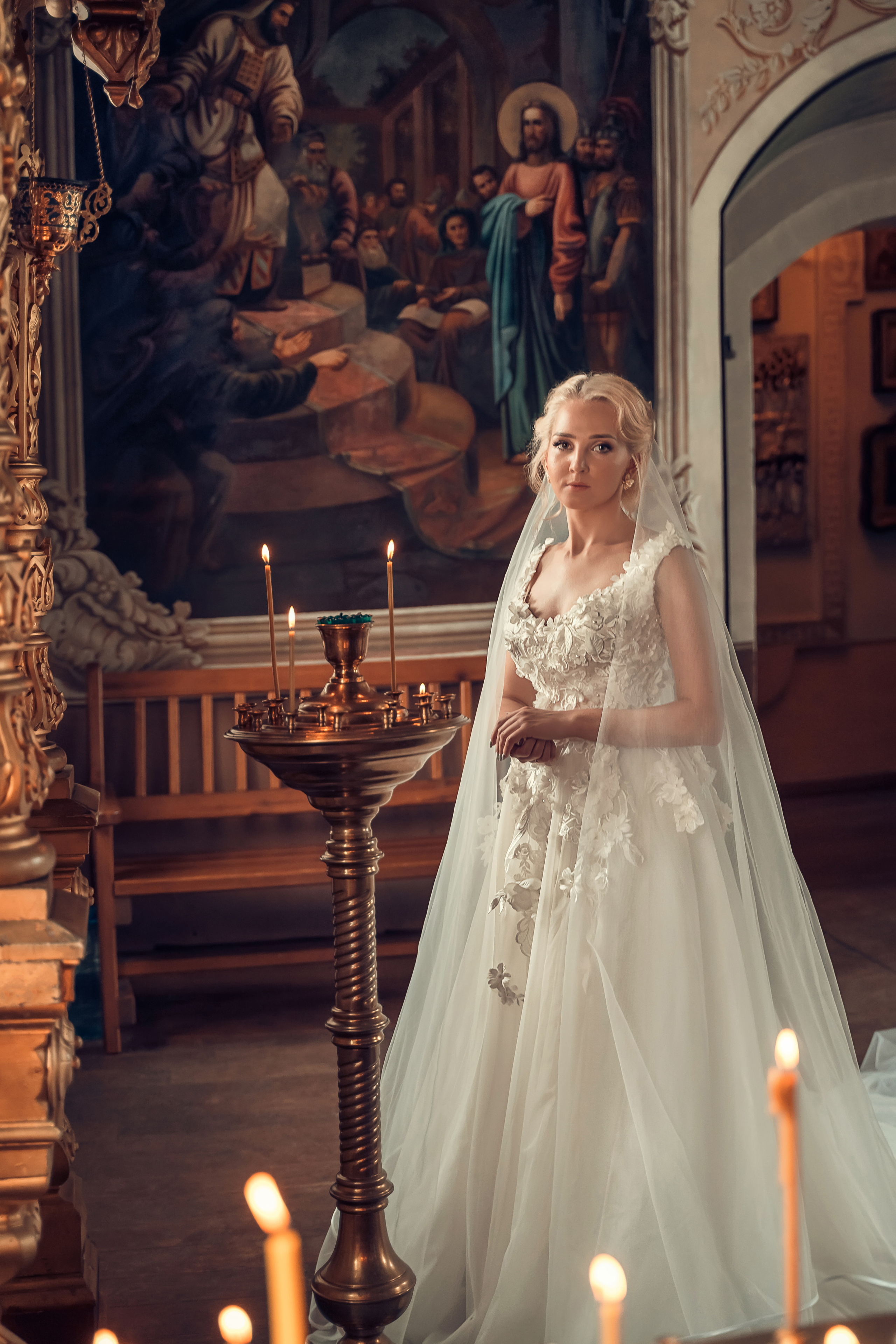 Венчальная пара в Спасском храме г. Солнечногорск. Церковный фотограф Севастополь