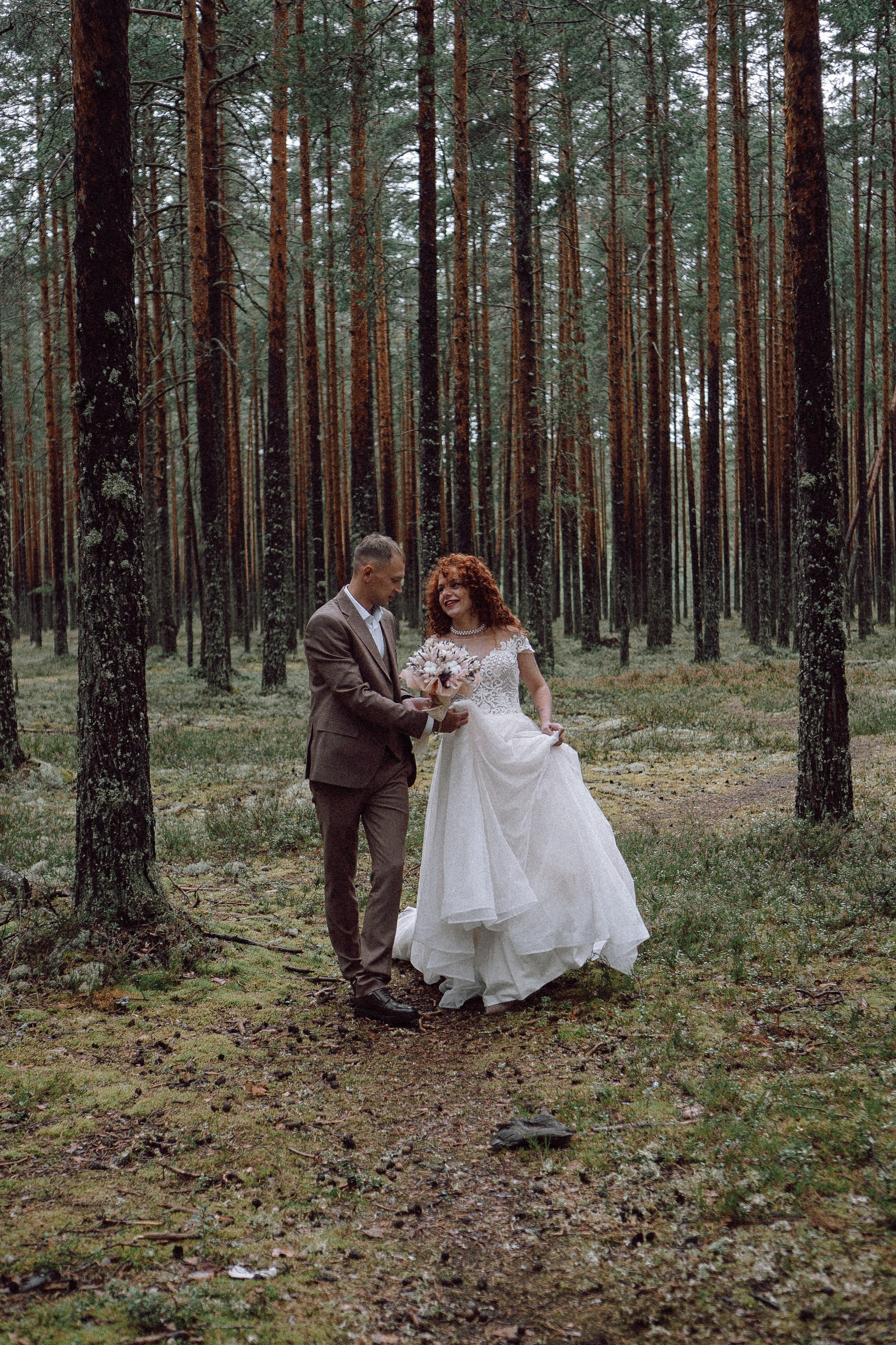 СВАДЕБНАЯ ФОТОСЕССИИЯ ПАРЫ В ГОРОДЕ ПРИОЗЕРСК В СОСНОВОМ ЛЕСУ И С ПИКАПОМ. Профессиональный фотограф, Санкт-Петербург — Виктория Богомолова