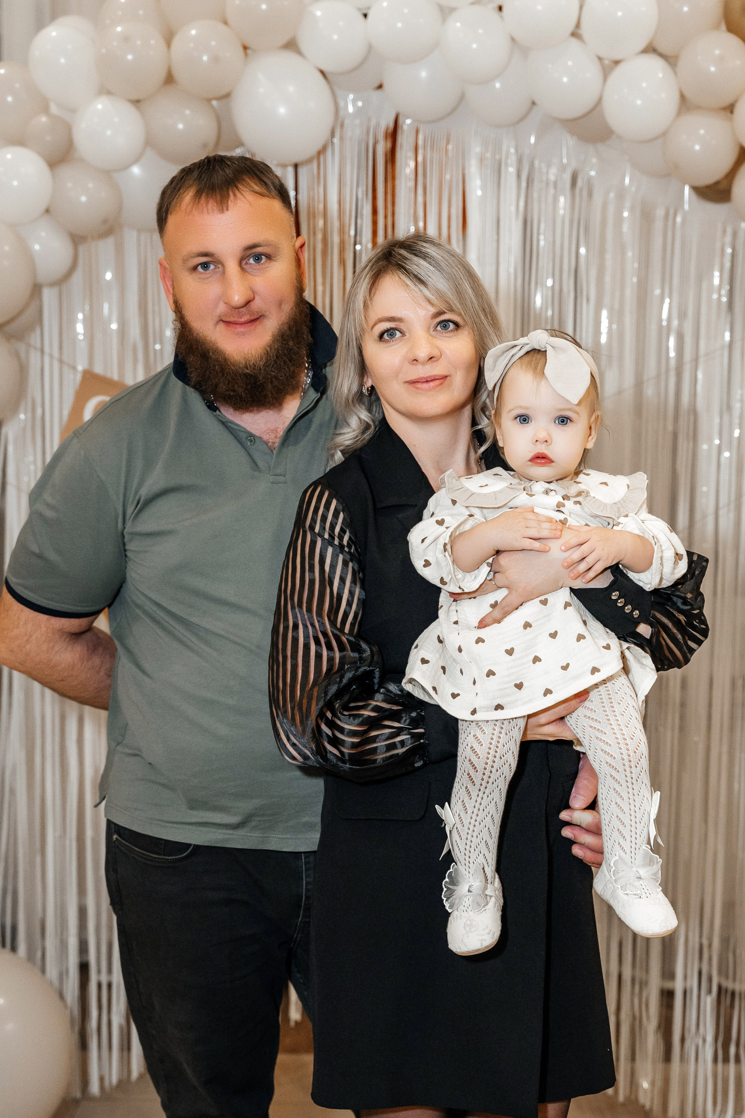 Александра и Виктория 1 годик. Семейный фотограф в Белгороде Амелина Алина