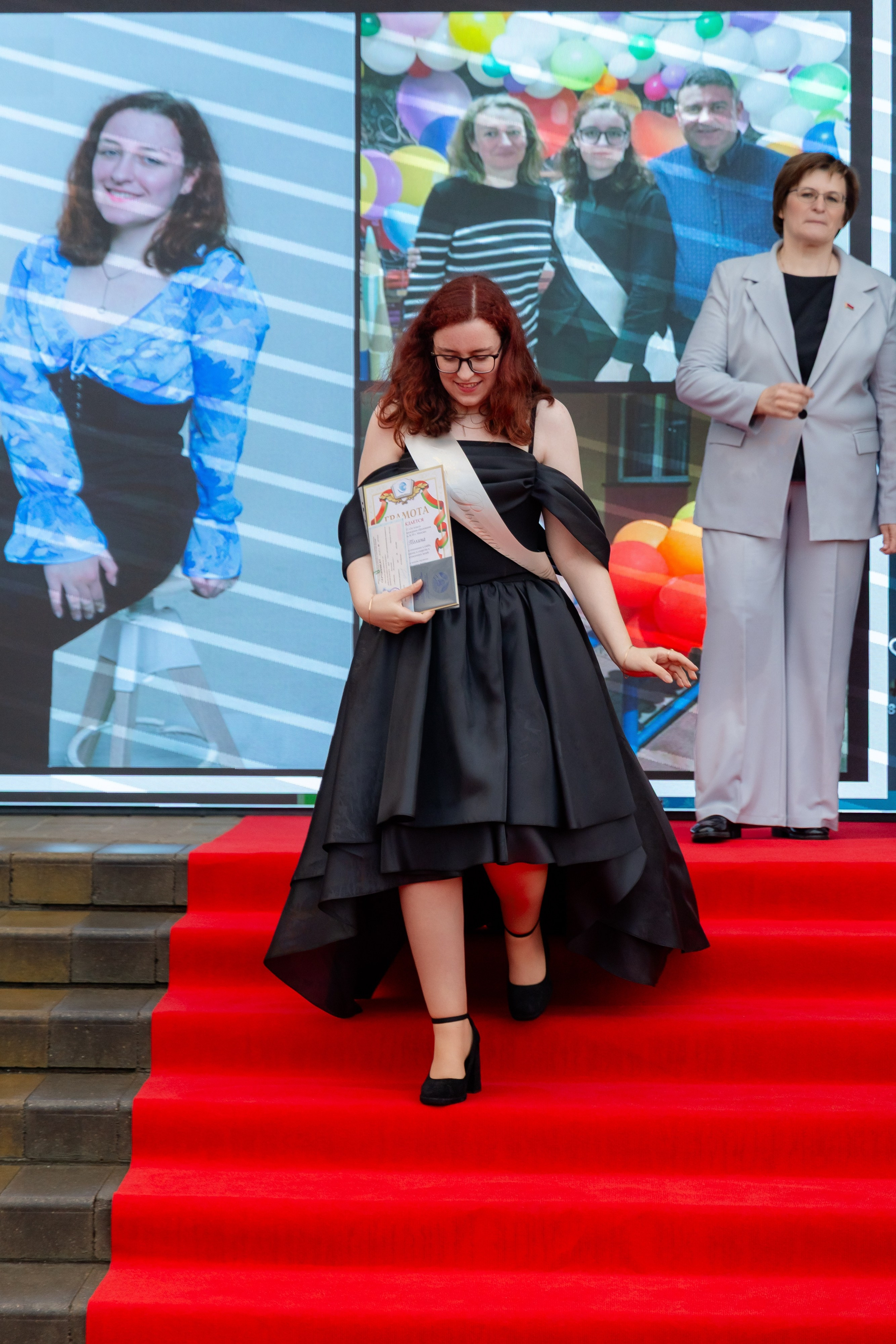 Школьный выпускной 2025 год в Минске, Беларуси. Свадебный фотограф в Минске/Беларуси Сергей Спиридонов