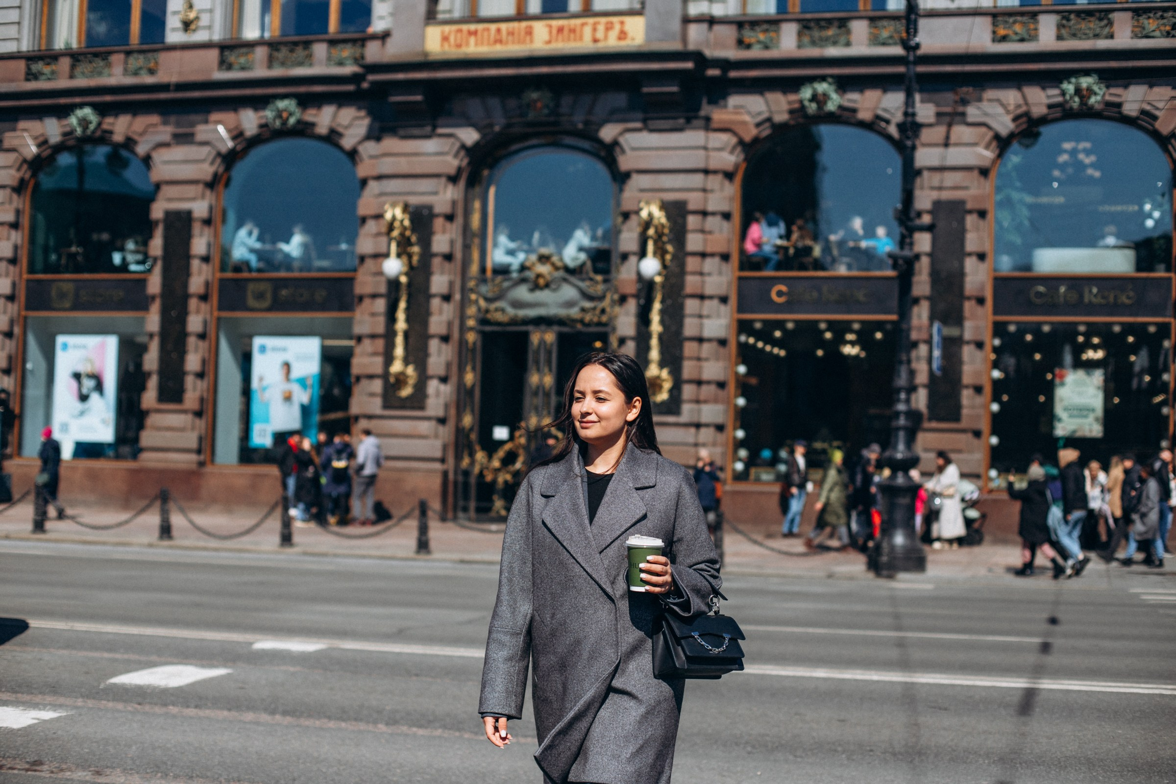 Ксения в апреле. Фотопрогулка в Петербурге. Индивидуальный и семейный фотограф в Санкт-Петербурге