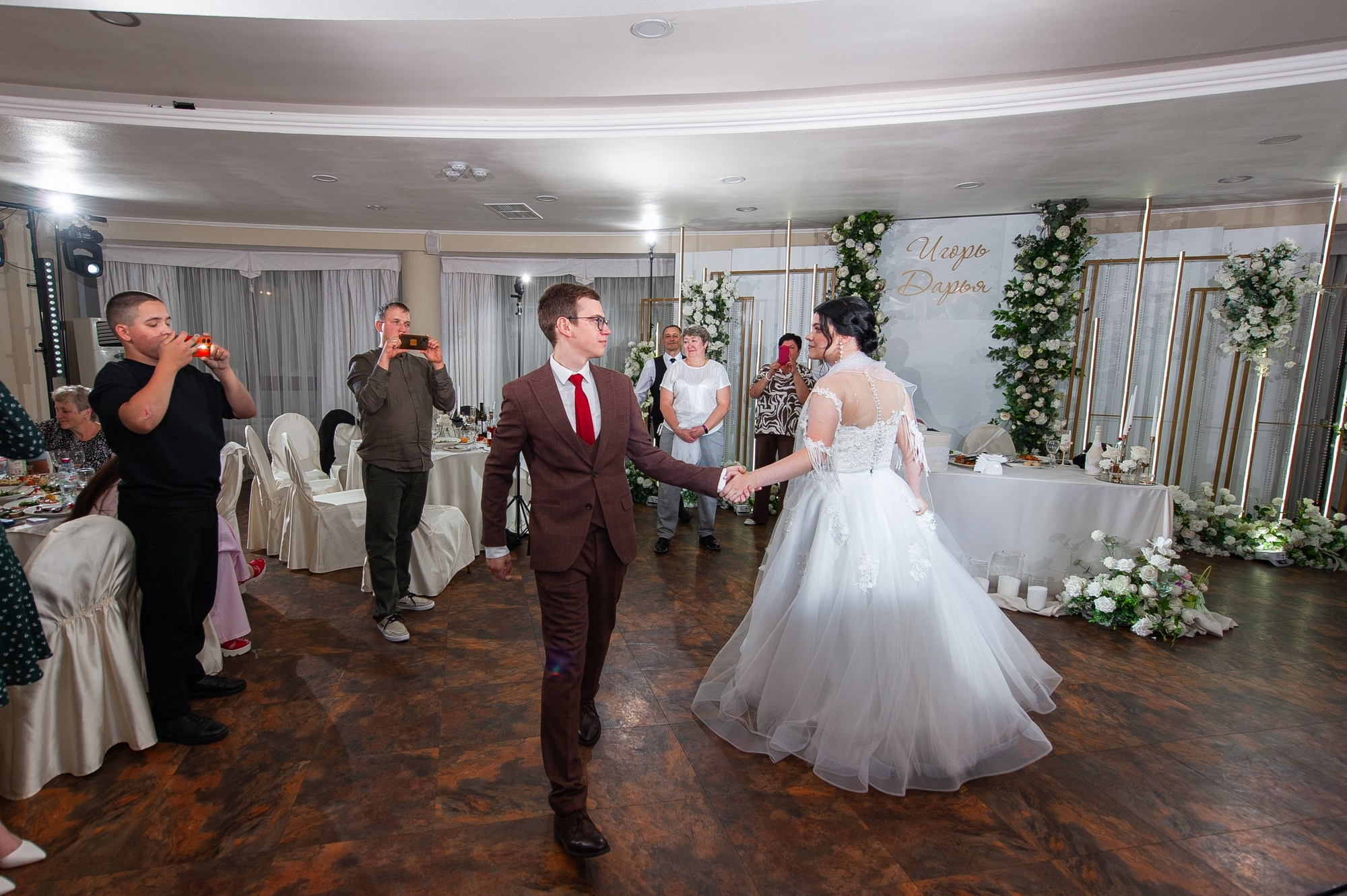 Центральная свадьба. Свадебный и семейный фотограф в Омске Мормулев Михаил