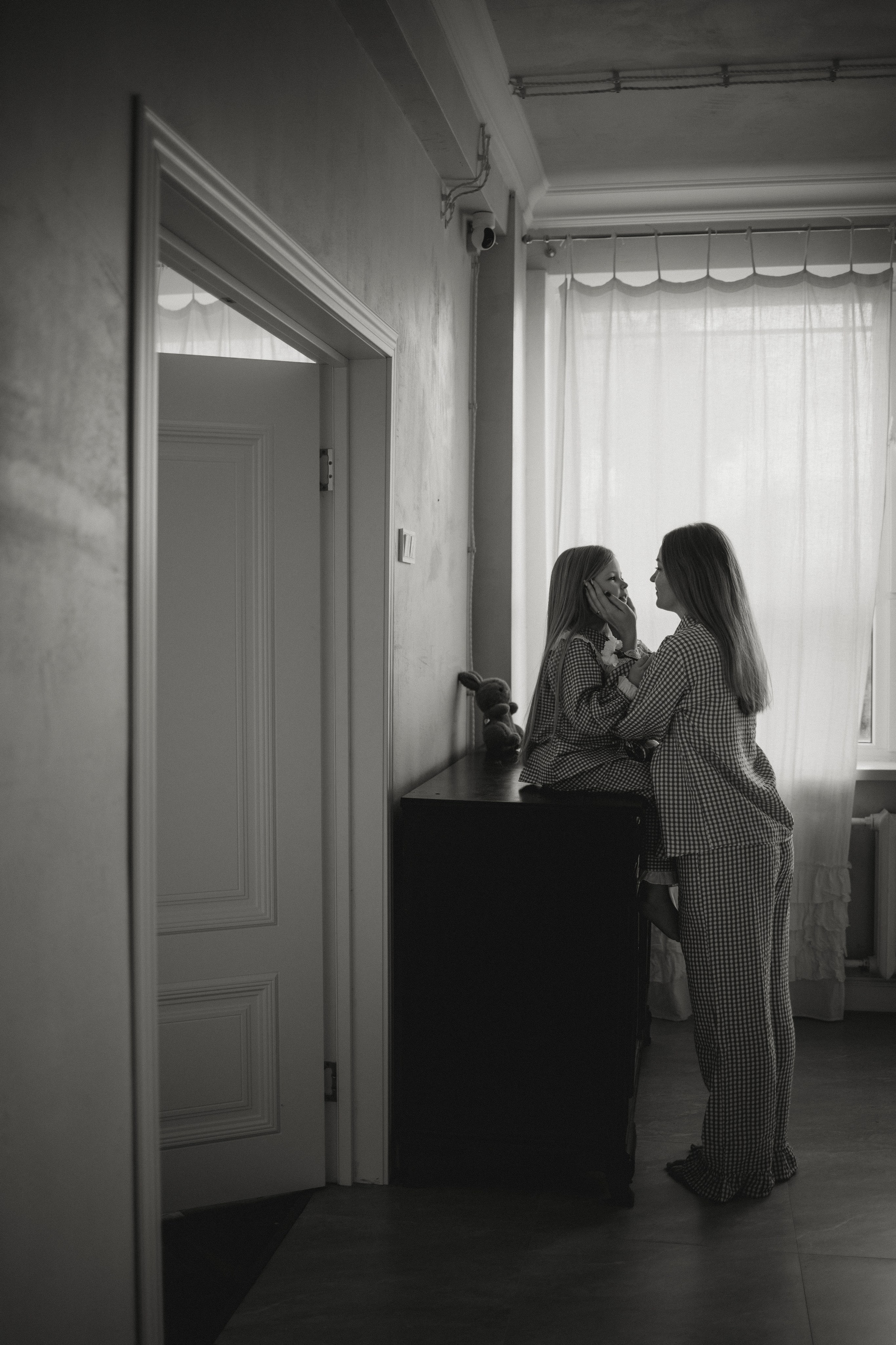 Та самая милая фотосессия мамы и доченьки в студии (февраль, 2026г), г. Обнинск (Калужская обл.). Надежда Стар семейный и церковный фотограф в Жукове и Калужской области