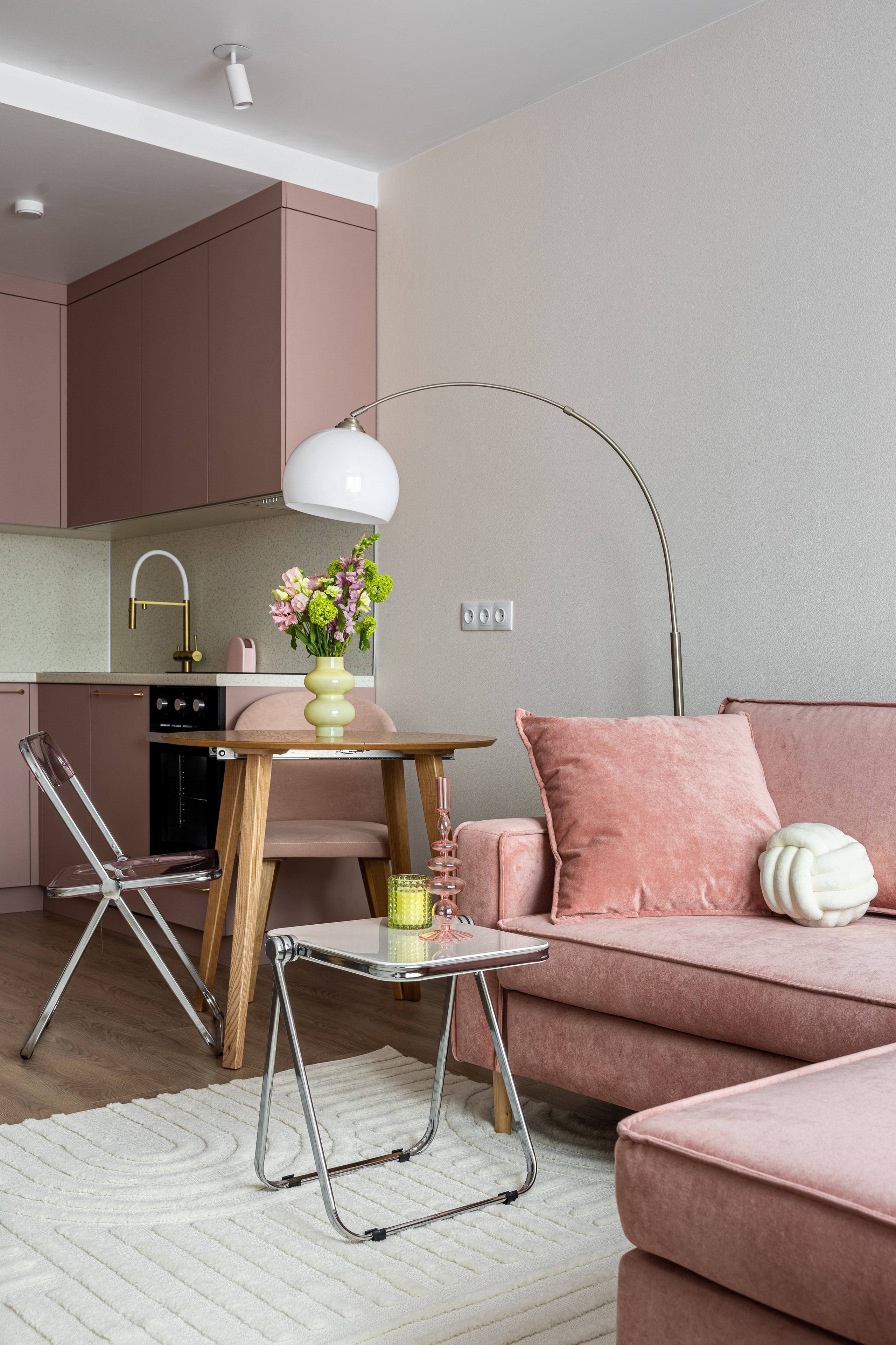 Леденцовый контемпорари с элементами глэм-софт. Veselinskiy| Интерьерный фотограф | Москва