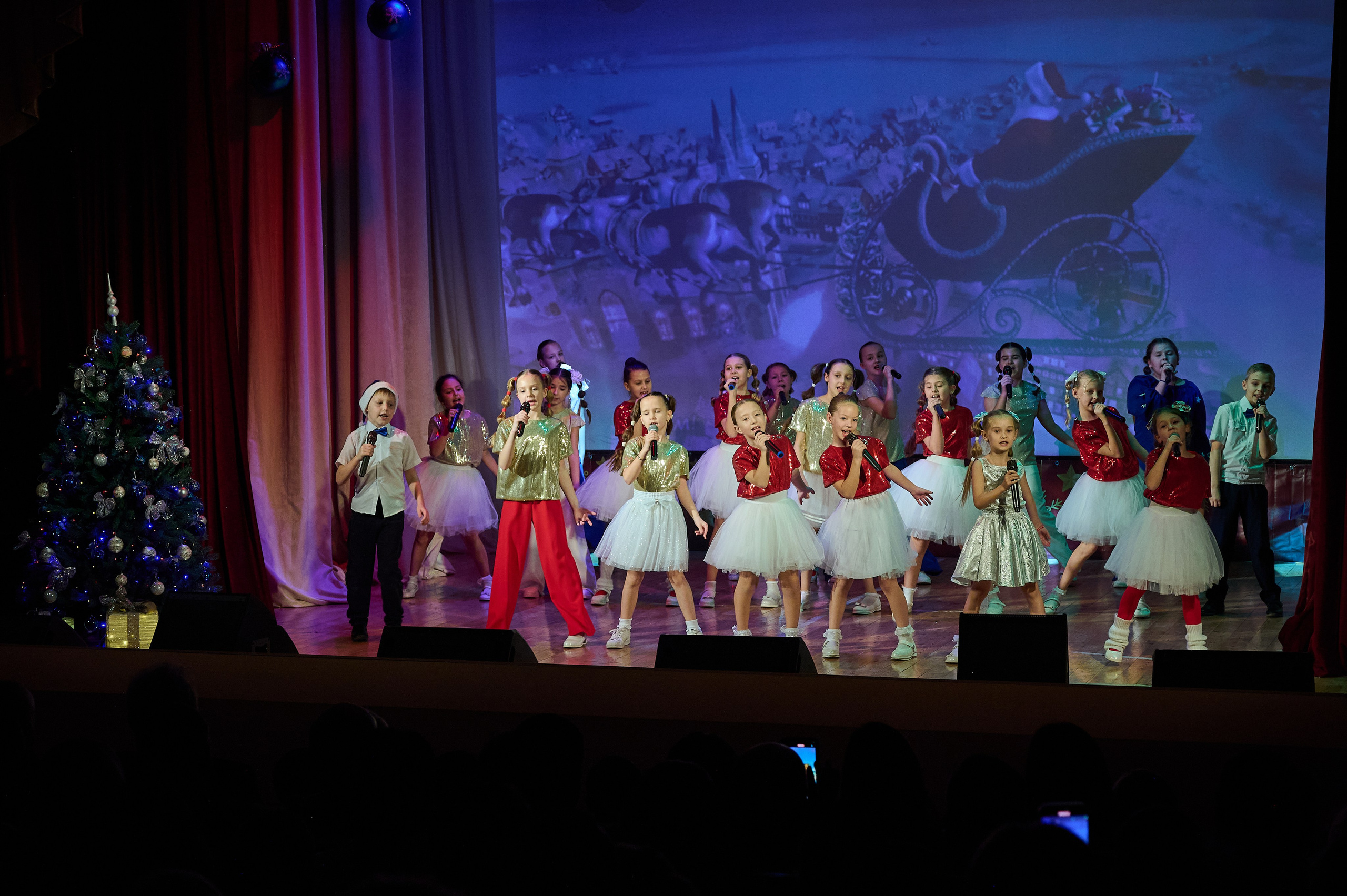 Концерт НГ В ДК. Жизнь курорта Кабардинка в фотографиях