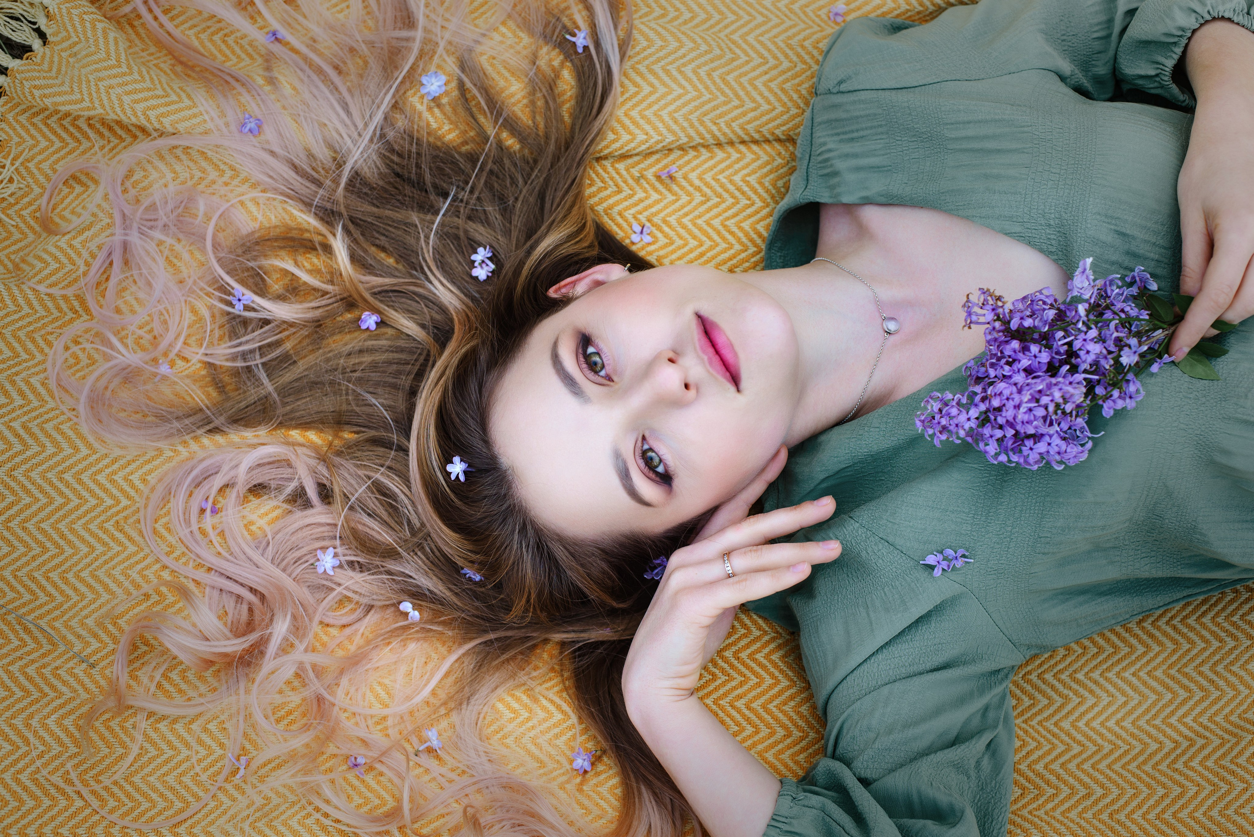 Портретная фотосессия в сирени для Кати. Фотограф Симферополь Крым Ольга Топоривская