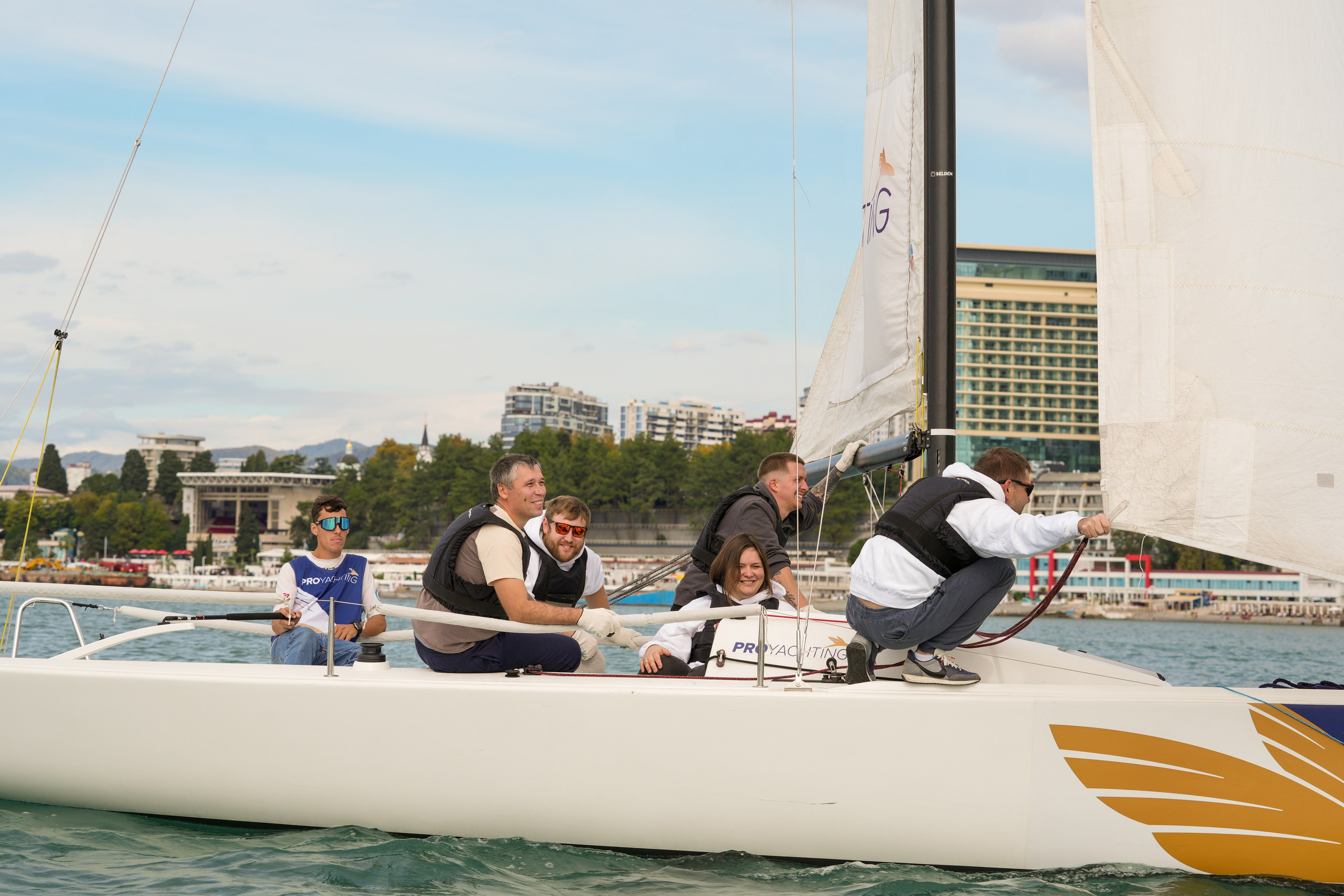 Яхтенная регата для компании Агрегатка. Репортажный фотограф в Красной Поляне и Сочи Павлюченко Екатерина