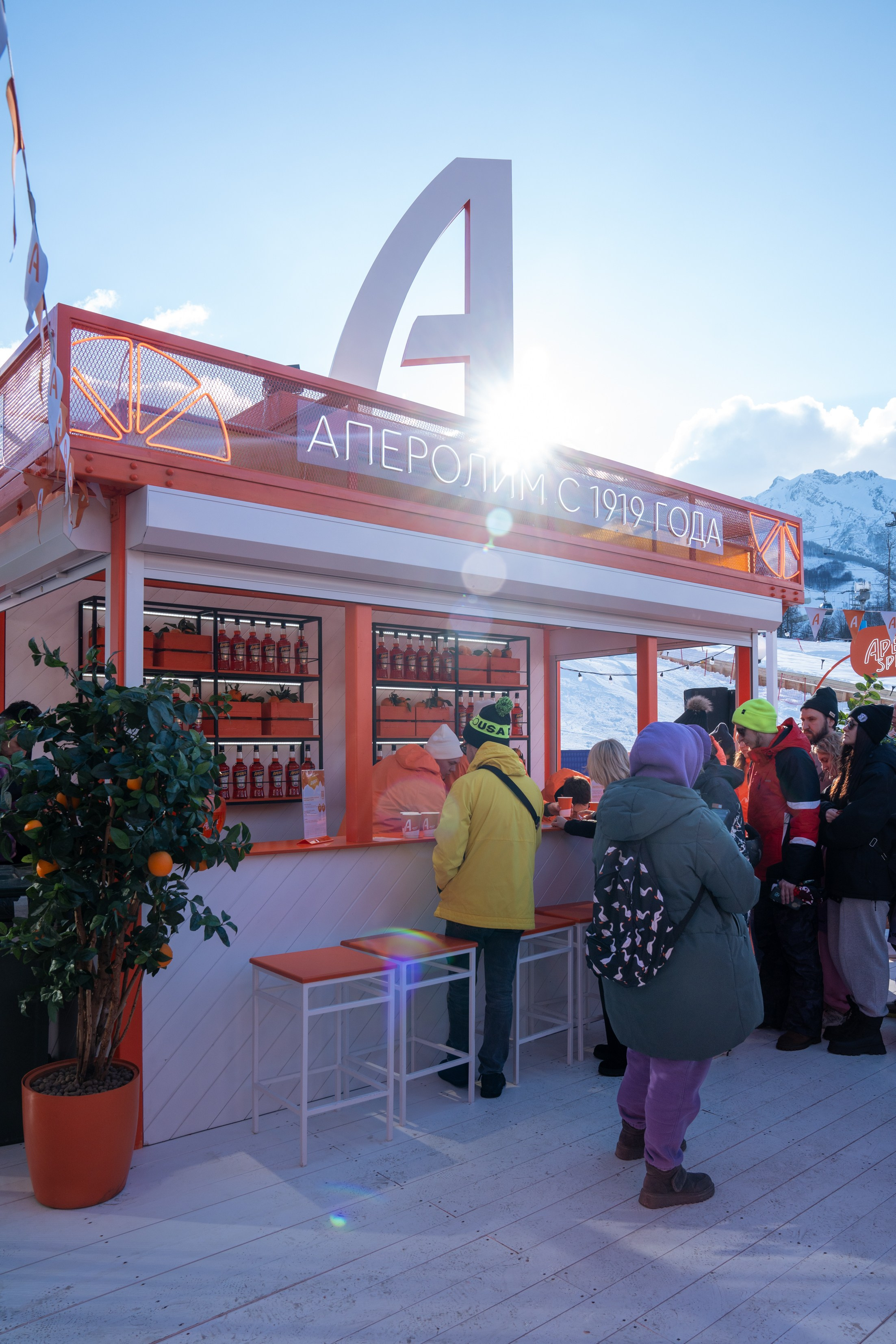 Фотоотчет партнерской интеграции Aperol Spritz на Роза Фест 2025. Репортажный фотограф в Красной Поляне и Сочи Павлюченко Екатерина