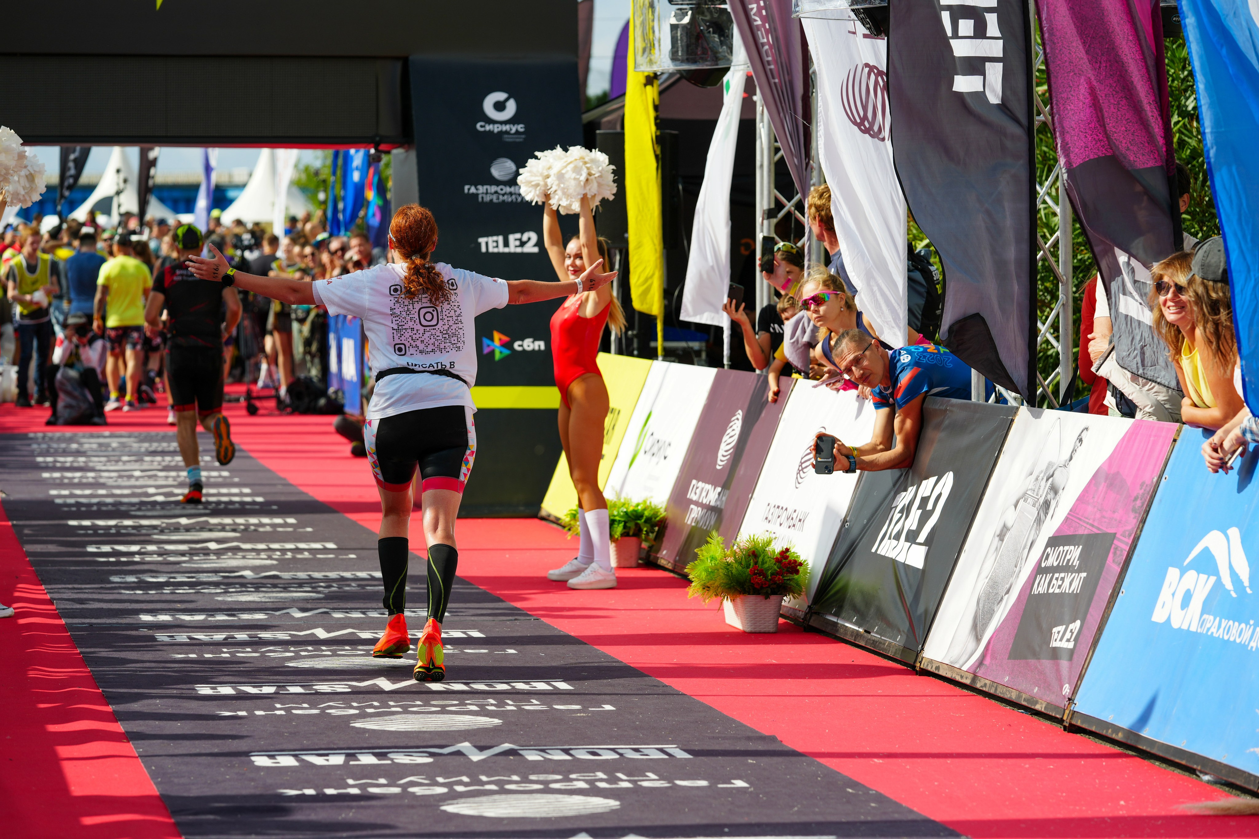 Фотоотчет партнерской интеграции для компании TELE2 на фестивале Ironstar. Репортажный фотограф в Красной Поляне и Сочи Павлюченко Екатерина