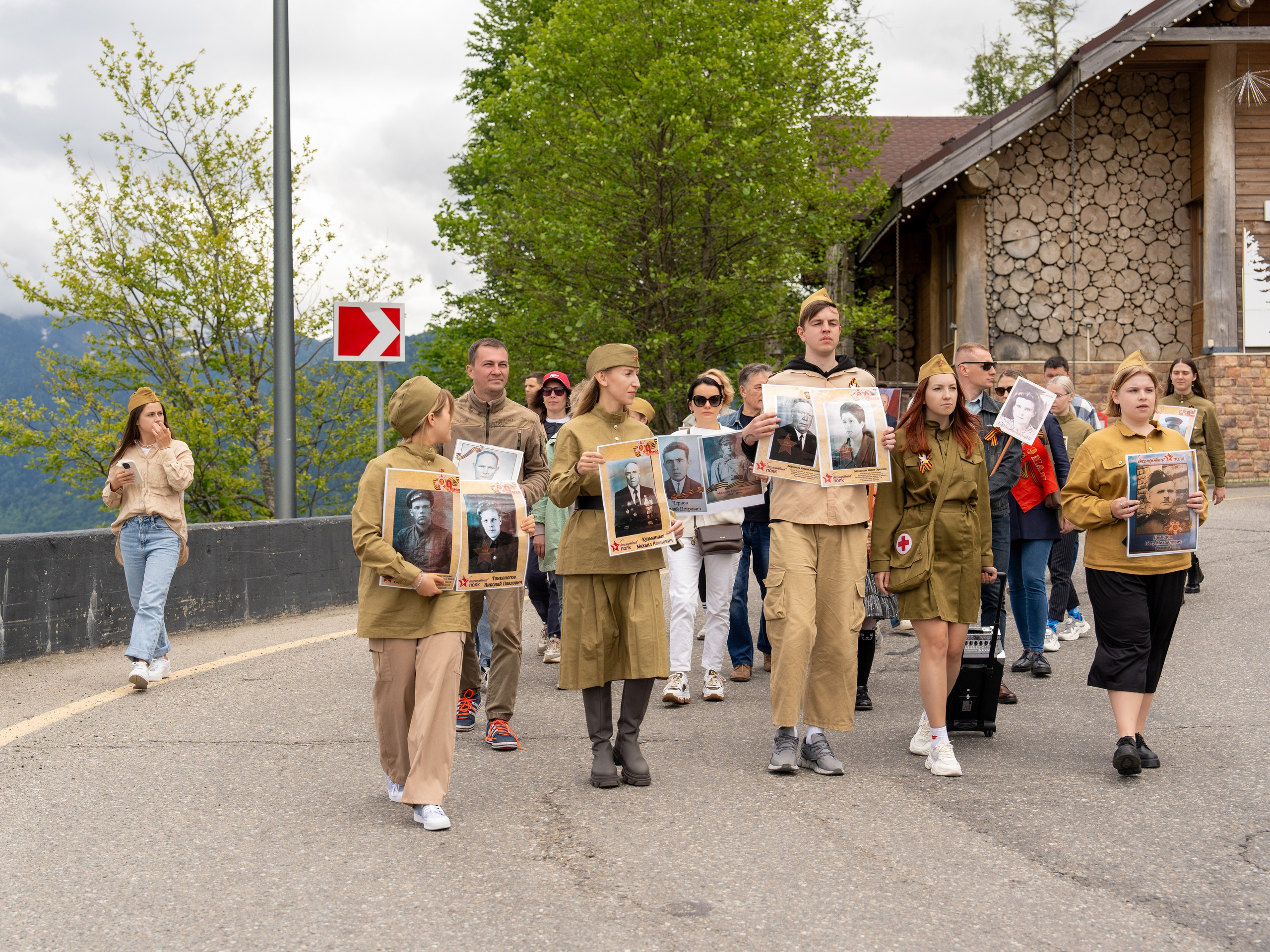 Шествие бессмертного полка 9 мая 2024 Rosa Springs. Репортажный фотограф в Красной Поляне и Сочи Павлюченко Екатерина