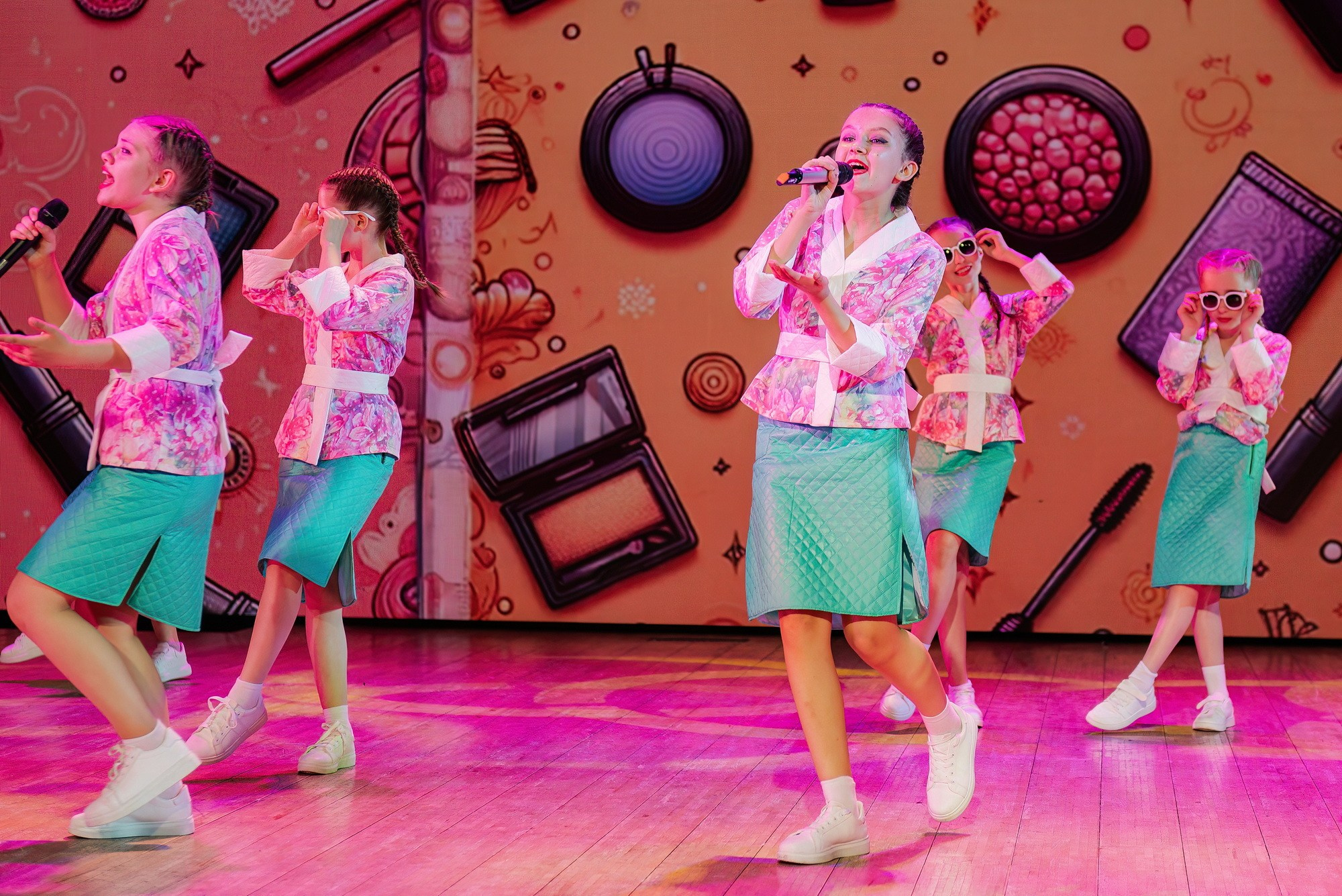 Отчетный концерт Образцового коллектива Алтая театра эстрадной песни «Созвездие». Свадебный и репортажный фотограф Никита Сницарев в Барнауле