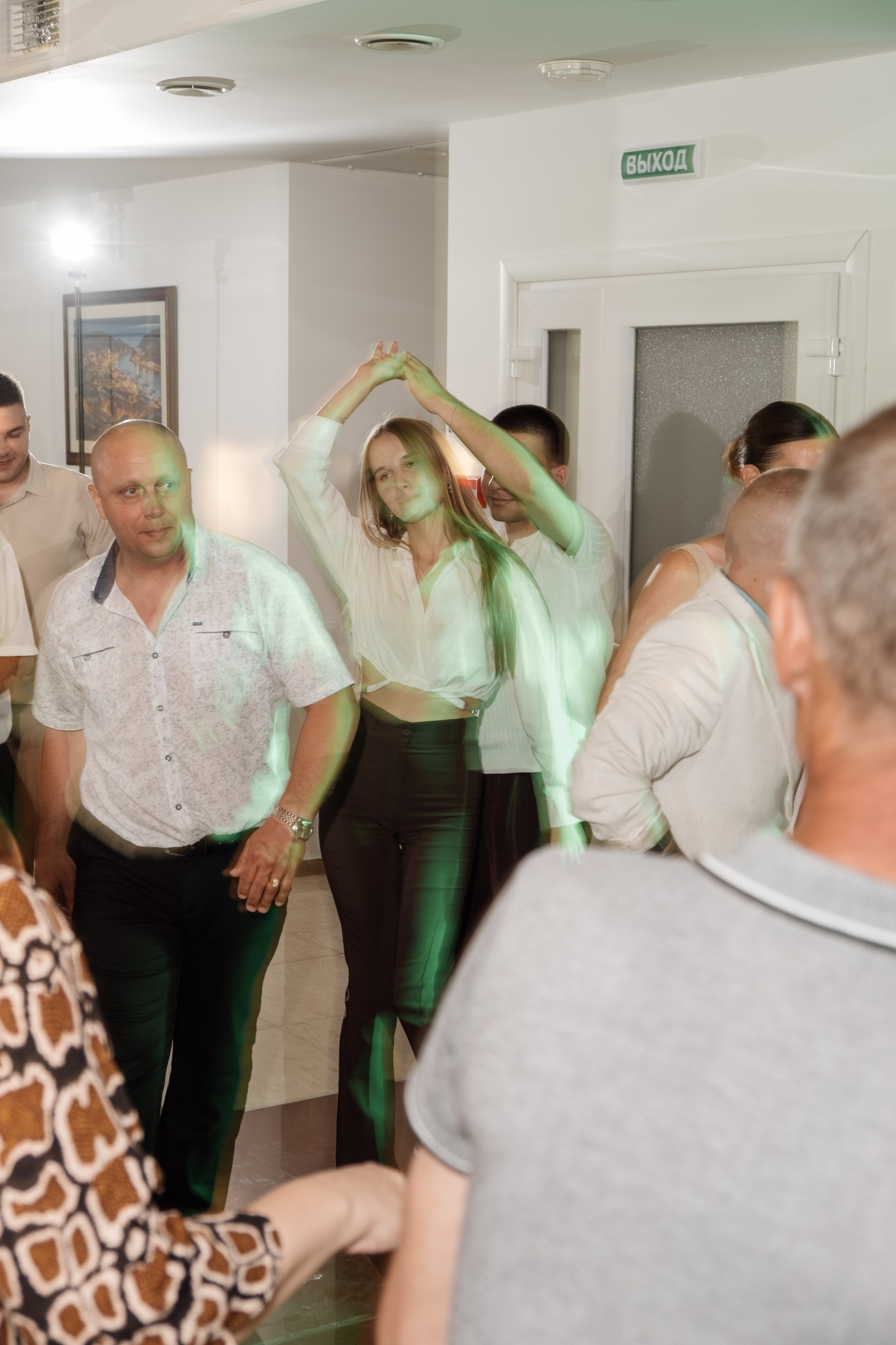 Свадебный ретопртаж. Профессиональная фотосъемка в Крыму. Натуральные эмоции и живые кадры. Забронируйте дату прямо сейчас!