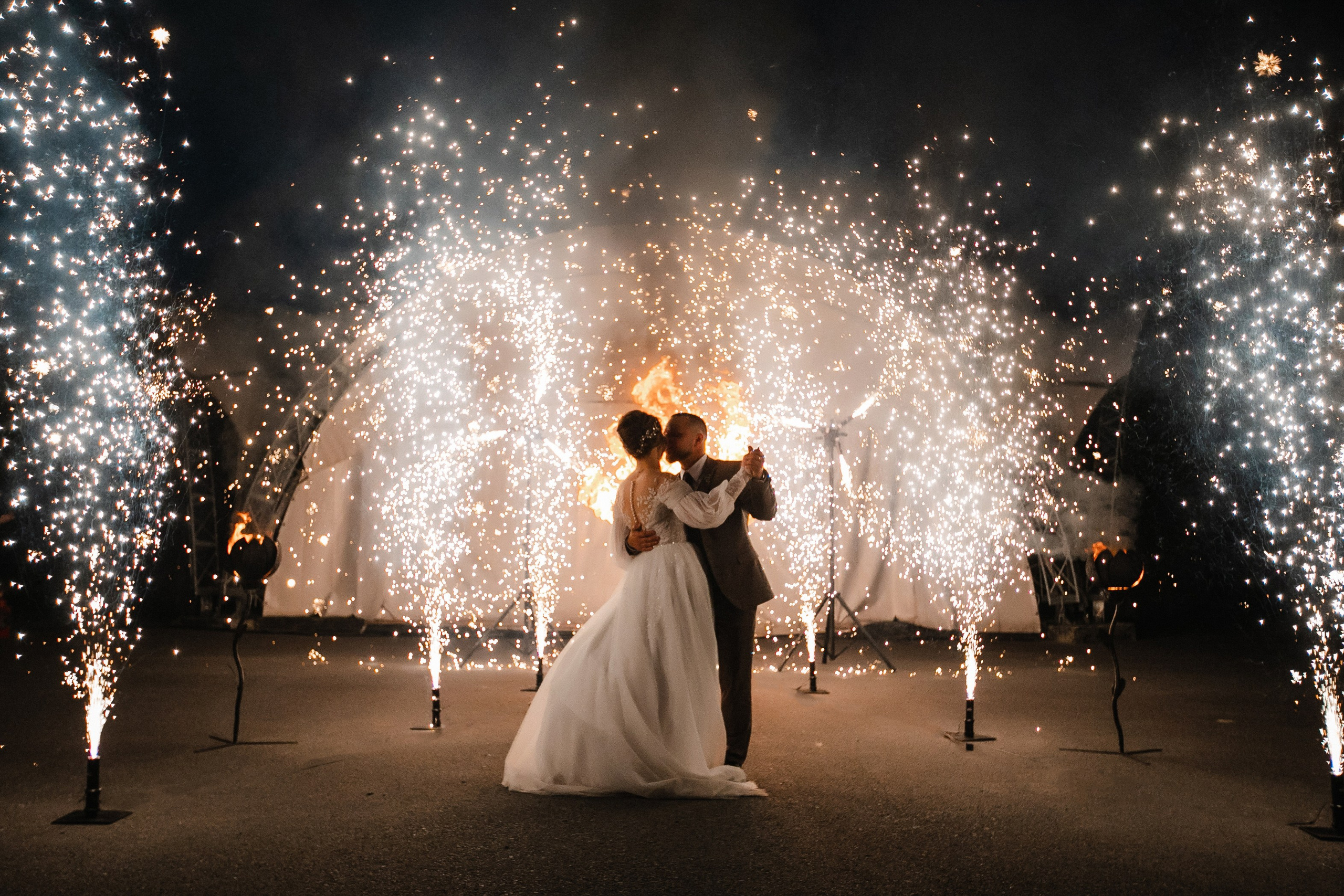 Карина + Глеб. Роман Урумбаев фотограф Нижневартовск