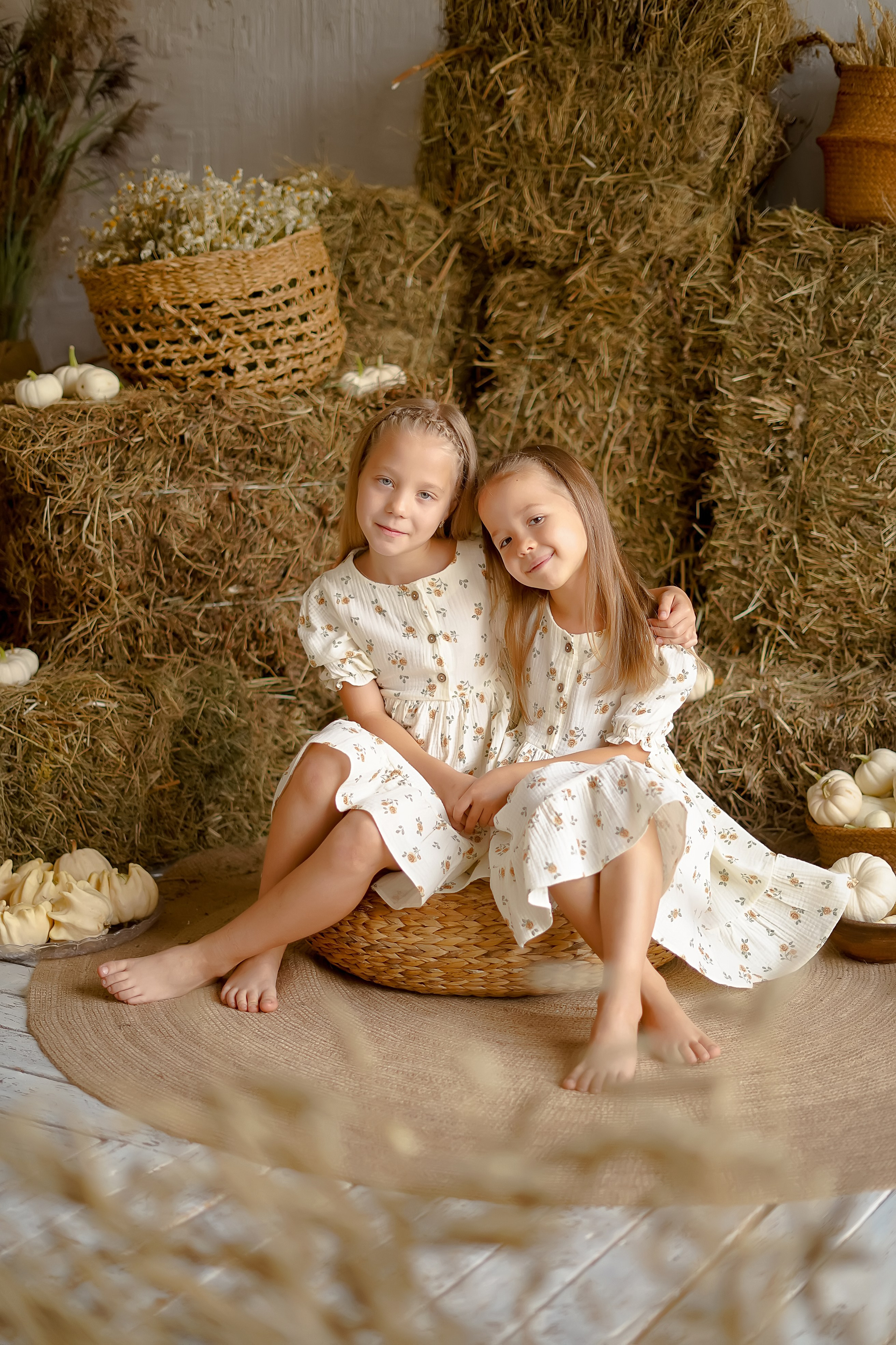 Девочки и ёжик. Фотограф Татьяна Митрофанова