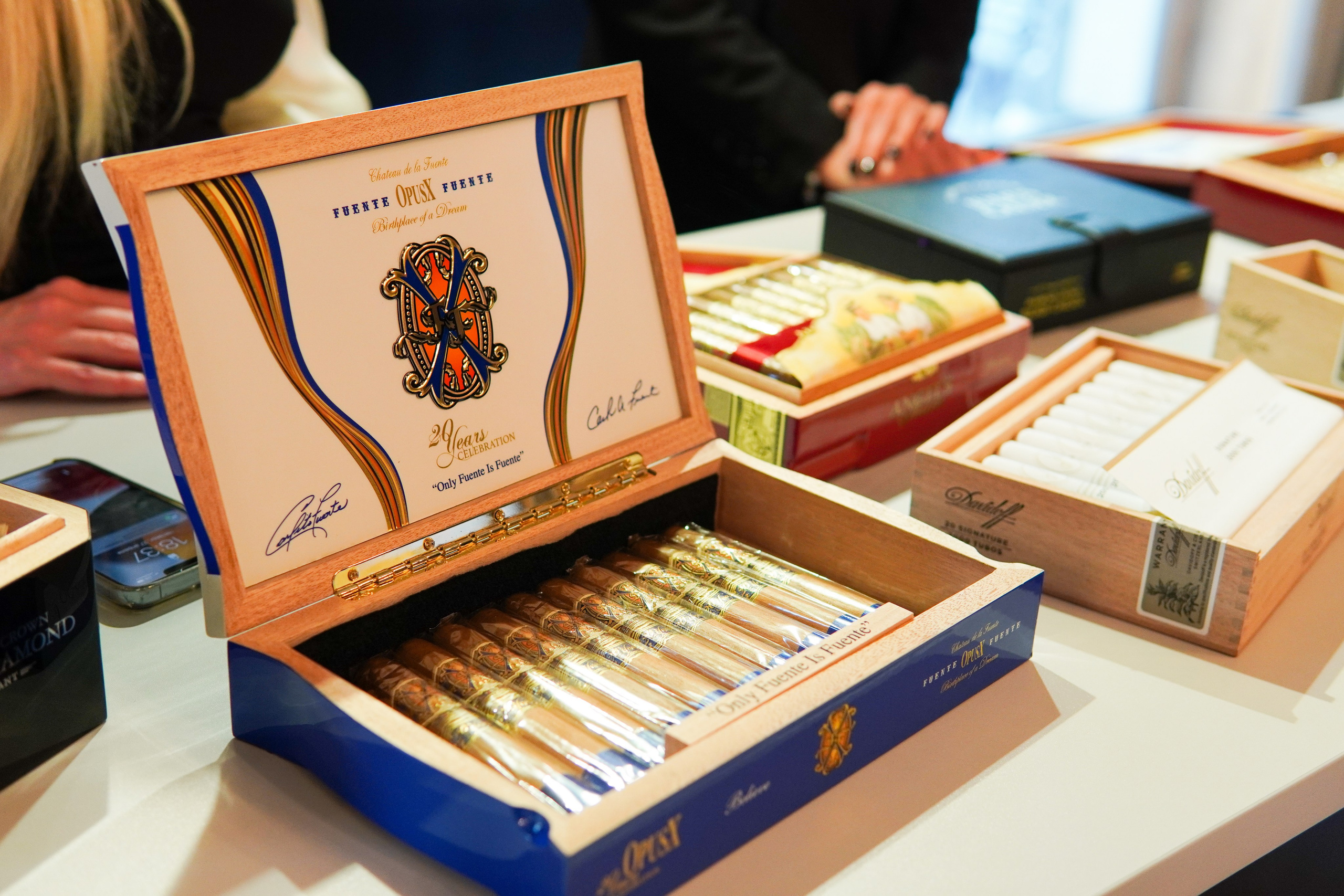 Конференция с М Хазиным. Фото | Видео Контент Мишель Ватаманюк