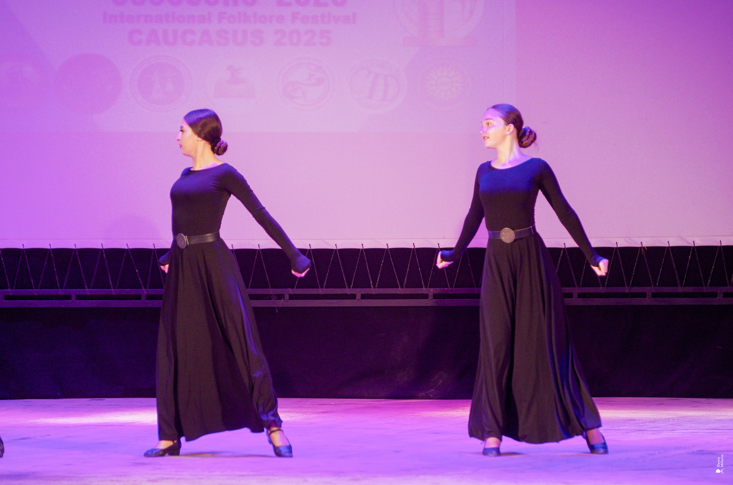 Танцы в прекрасном Они. Портретный фотограф Денис Милютин