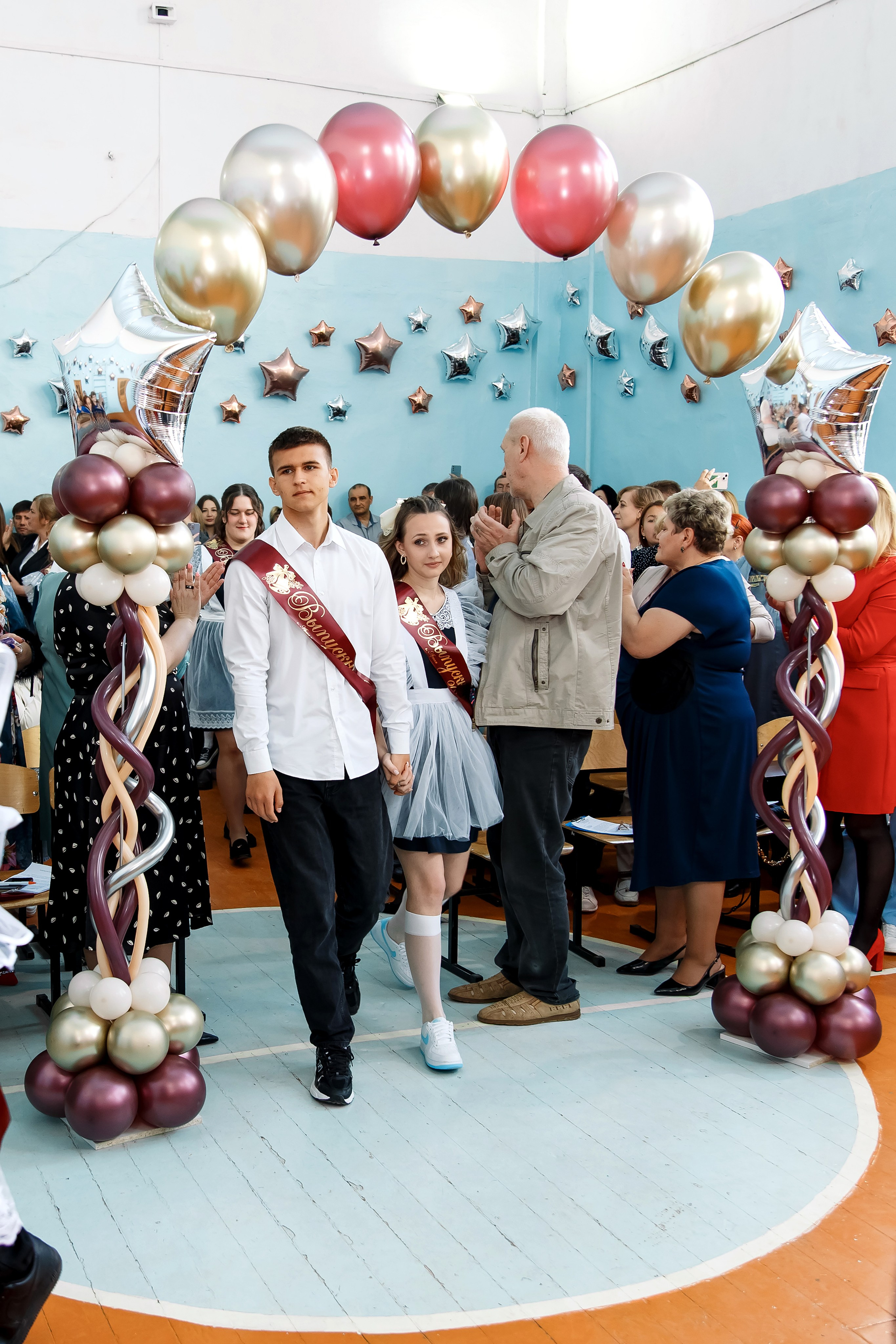 11 класс Последний звонок. Фотограф Любовь Корниенко, Примоский край