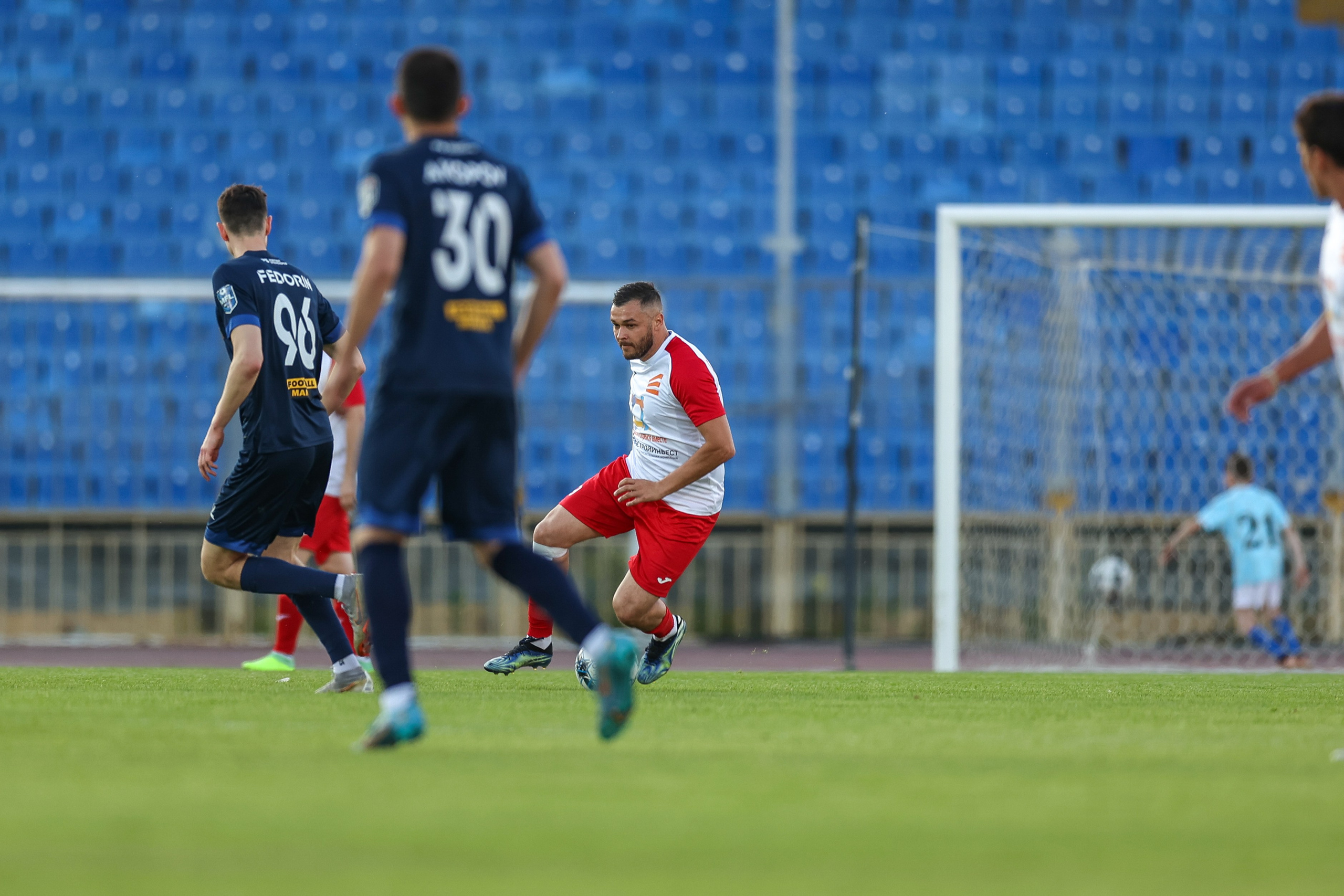 Благотворительный футбольный матч Друзья Бурмистрова vs ФК Fight Nights. Спортивный репортажный фотограф Казань Нафис Сиразетдинов