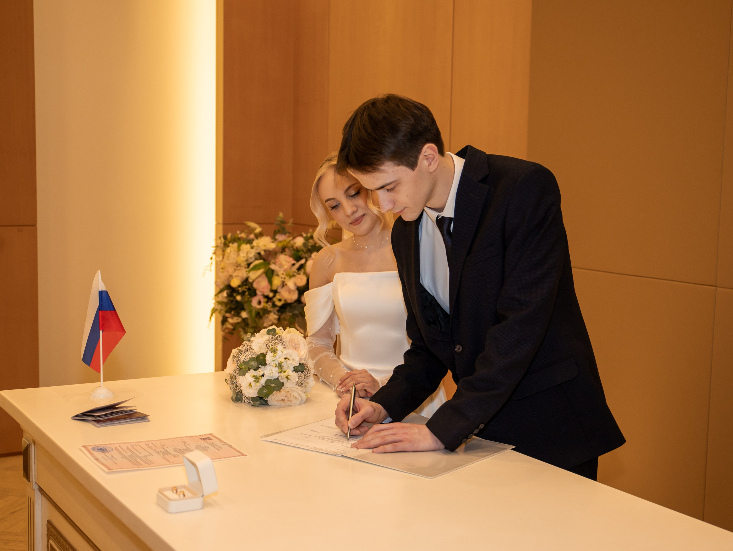 Илья&София (ЗАГС, прогулка, фотостудия). Свадебный и семейный фотограф в Москве Мила Широких