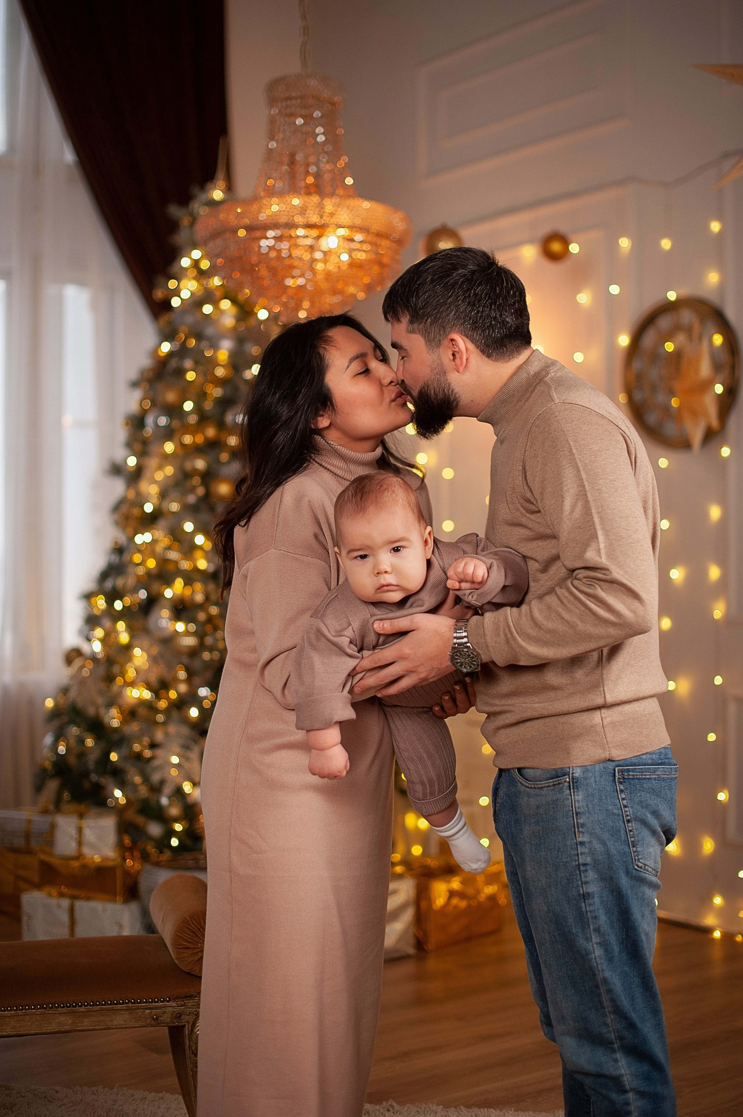 Новый год с мамой и папой. Семейный и детский фотограф в Казани Виктория Мерхи