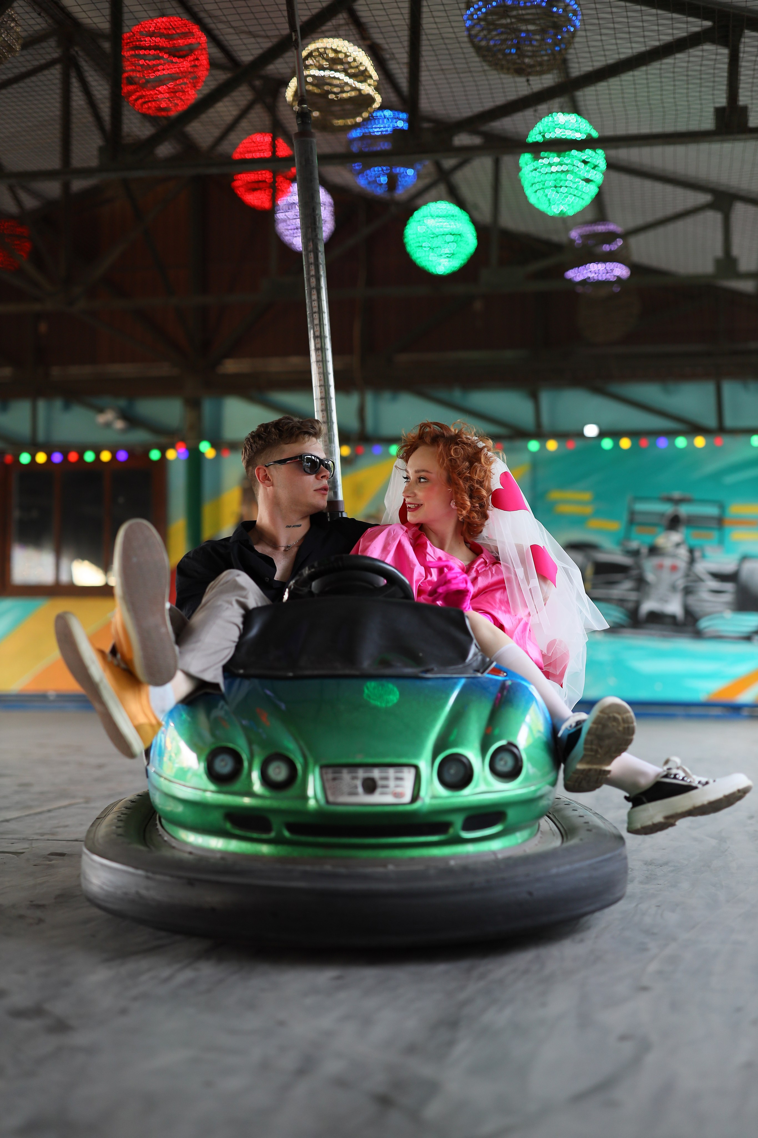 Свадебная фотосессия в парке аттракционов. Свадебный и семейный фотограф в Абхазии Жанна Соснина