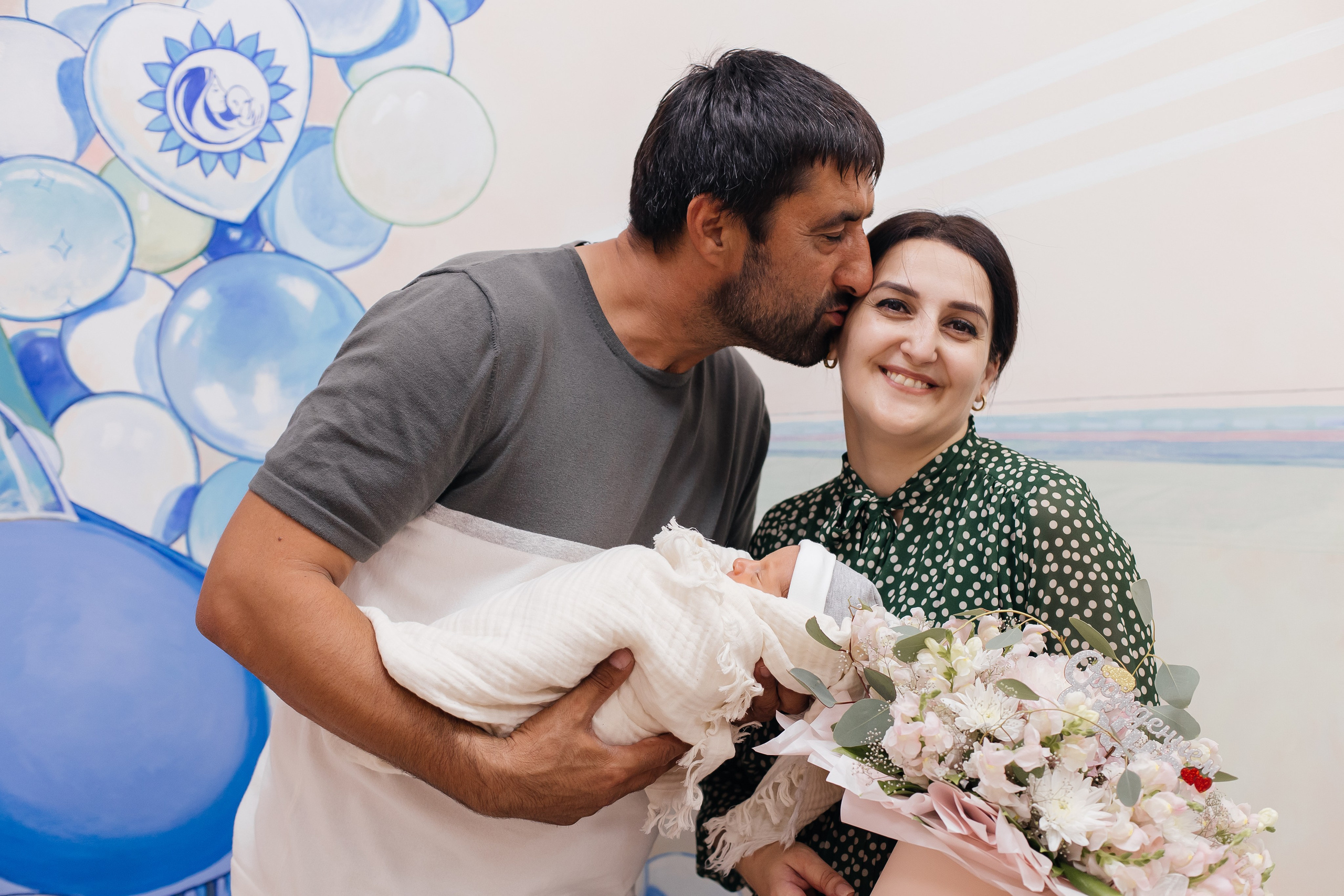 Выписка из роддома Перенатальный центр города Ставрополь. Фотограф Ставрополь Пятигорск Елизавета Дарина