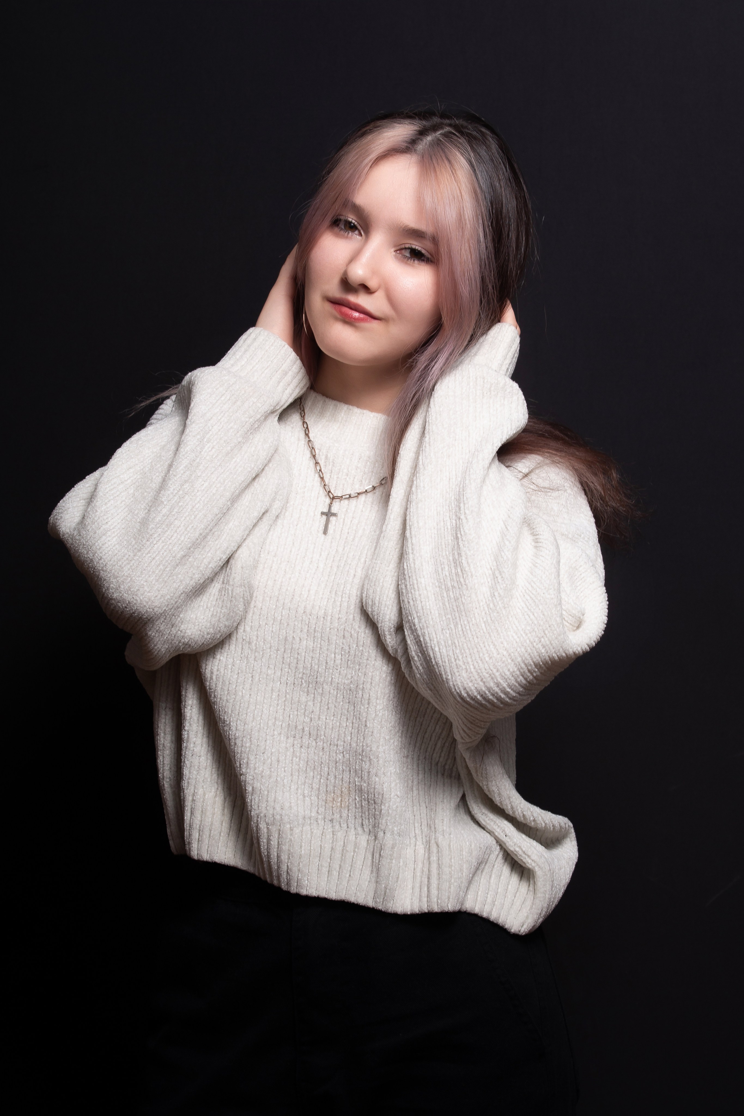 Портретная фотосессия для учеников 9 класса на чёрном фоне | Школьный фотограф Николай Богатырёв | Твой альбом / Твои правила. ТВОЙ АЛЬБОМ / ТВОИ ПРАВИЛА