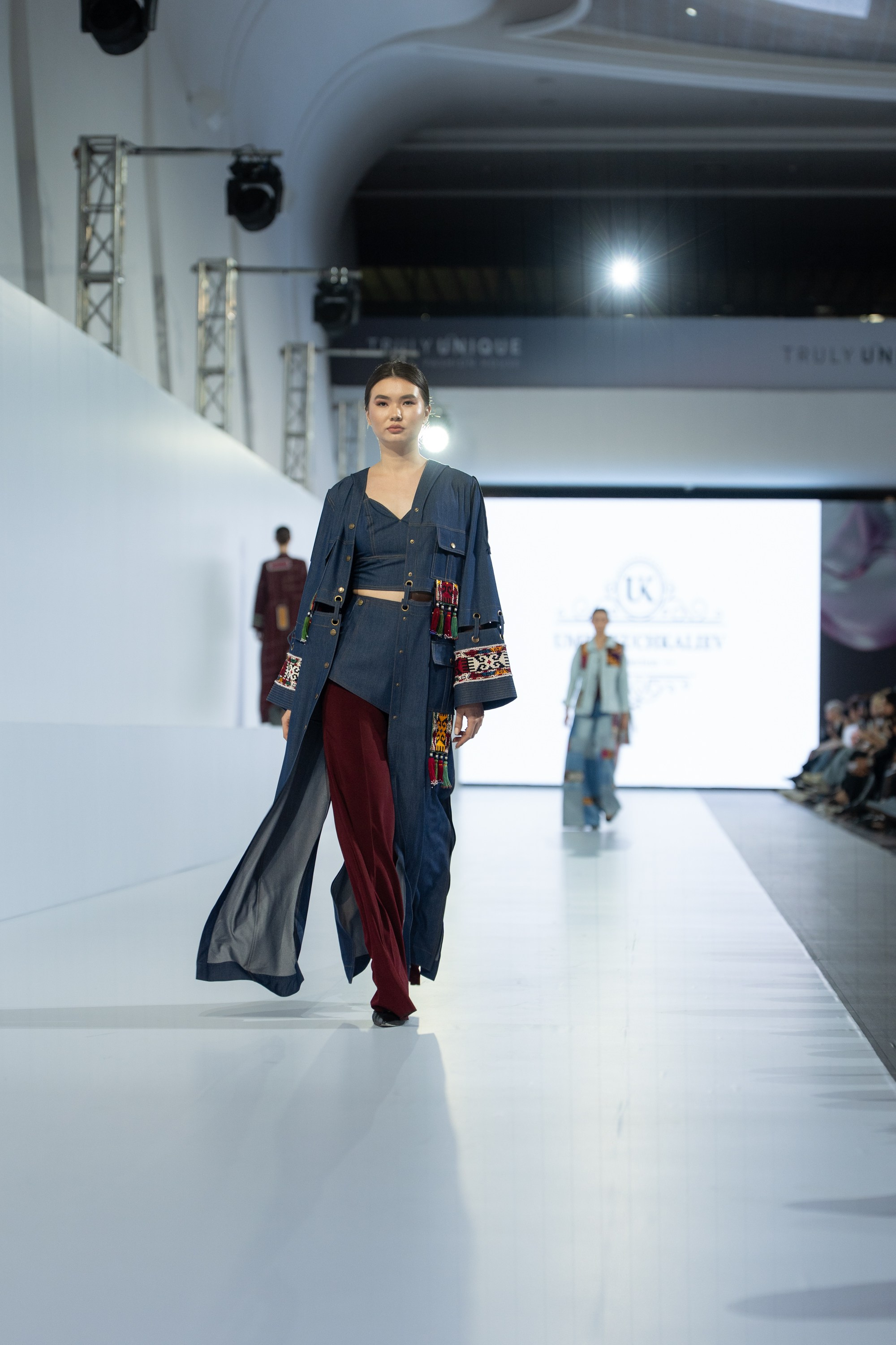 Umed Kuchkaliev. Сайт Алматинского НЮ АРТ, будуар и фэшн фотографа Дениса Карпенко