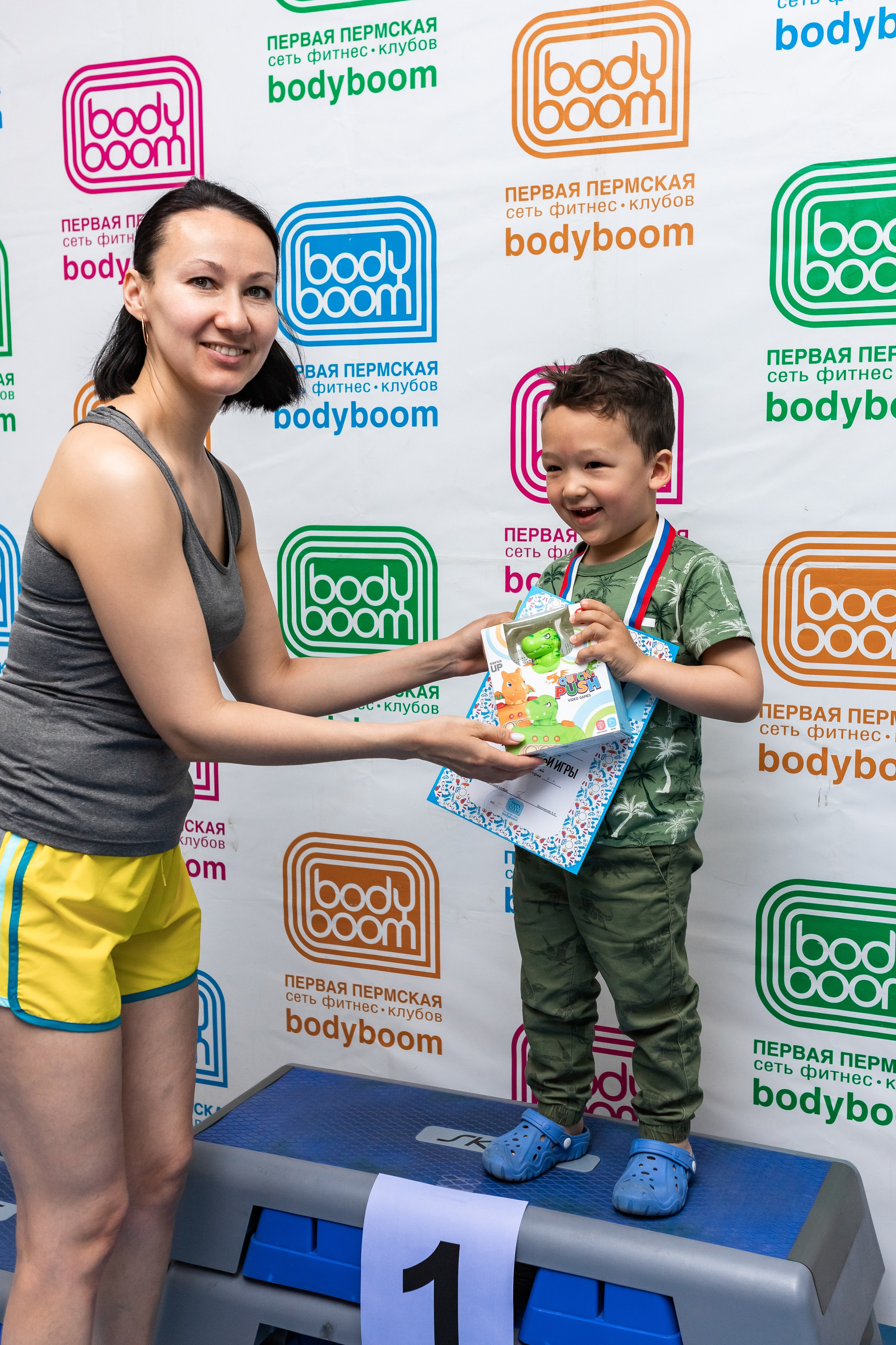 Репортажная съёмка. Дельфиньи игры. Бодибум Пермь. Фотограф Пермь. Свадьбы. Семья и дети, школа, д. сад. Фотокниги