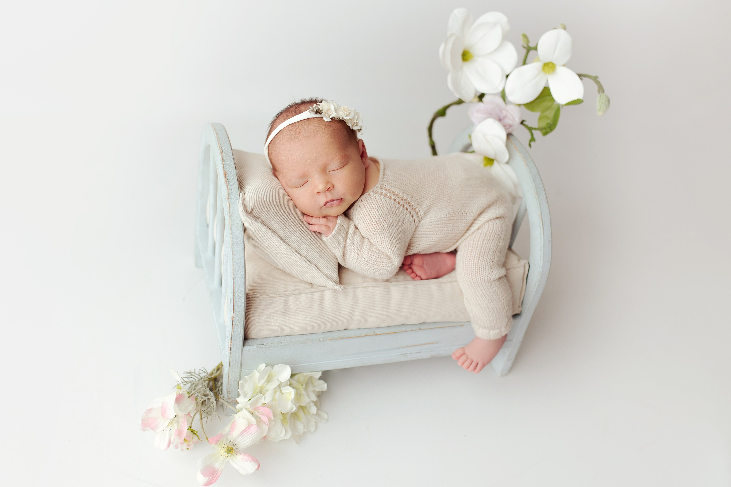 Новорожденные. Детский фотограф новорожденных Москва. годики под ключ. своя студия