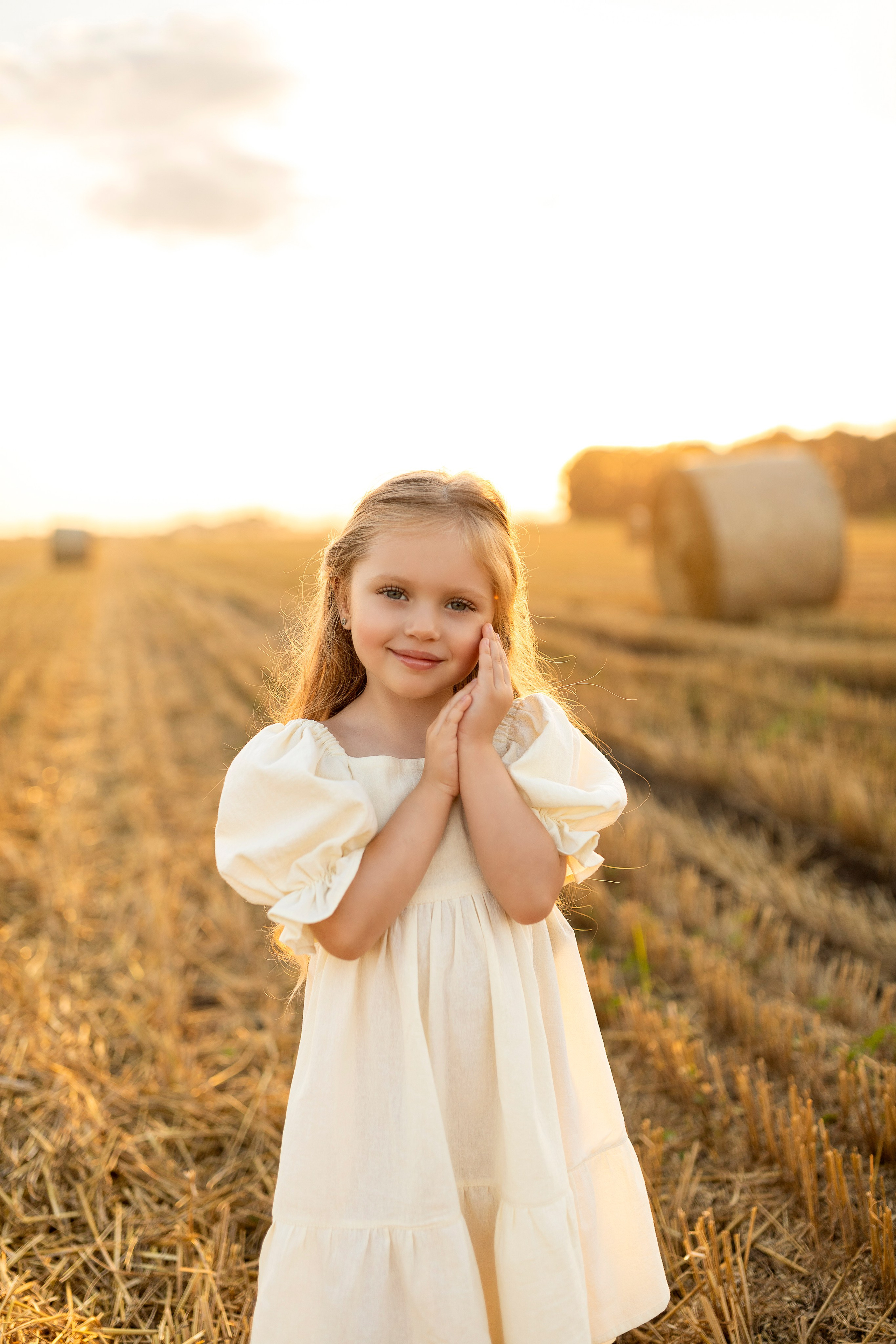 На сеновале. Настасья Перова Фотограф
