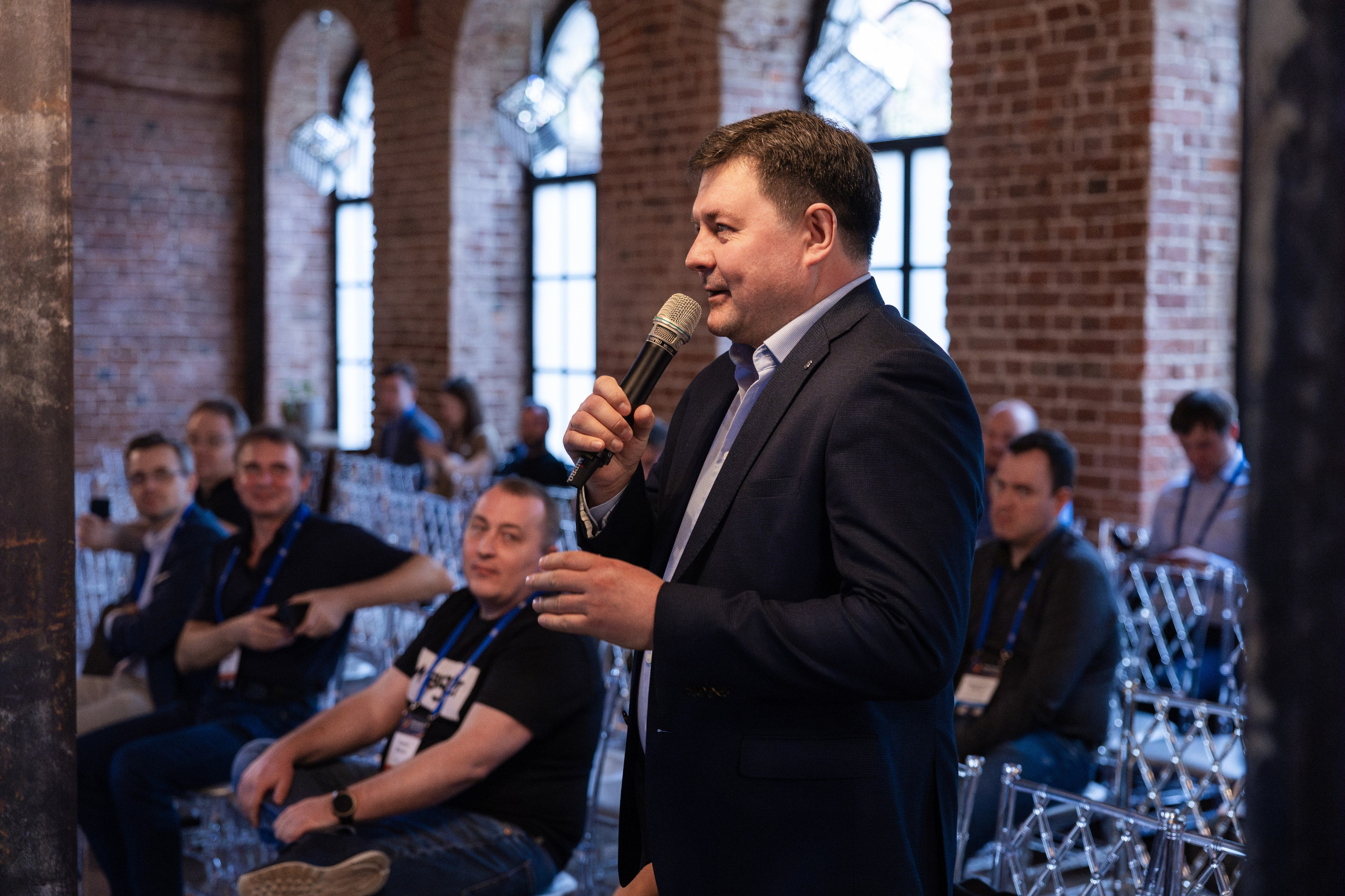 Data Summit 2025 (1). Свадебный репортажный фотограф в Москве