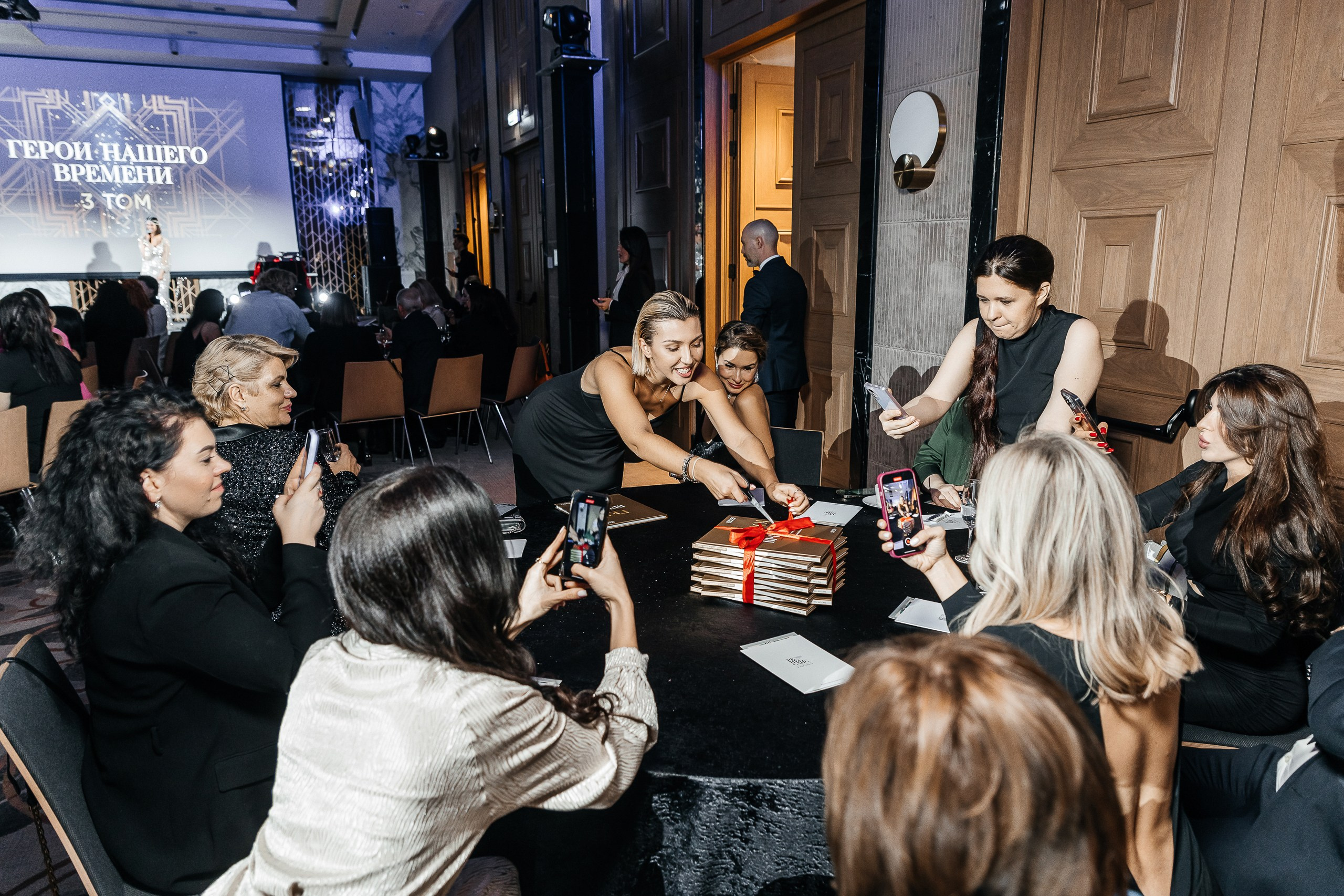 ПРЕЗЕНТАЦИЯ КНИГИ «ГЕРОИ НАШЕГО ВРЕМЕНИ». Свадебный и репортажный фотограф в Ростове-на-Дону Павел Кислов