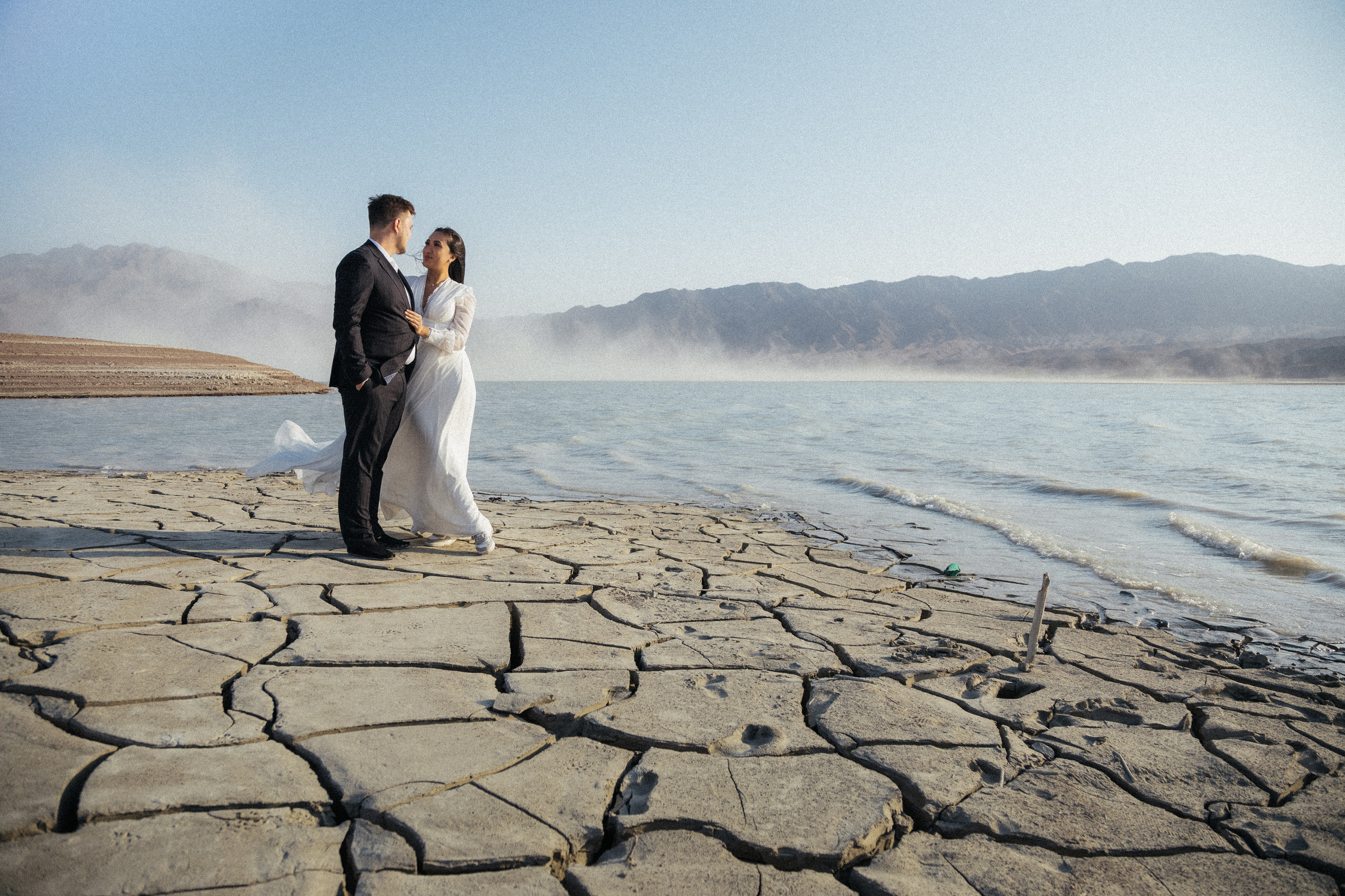 Сухие земли. Диас и Камила