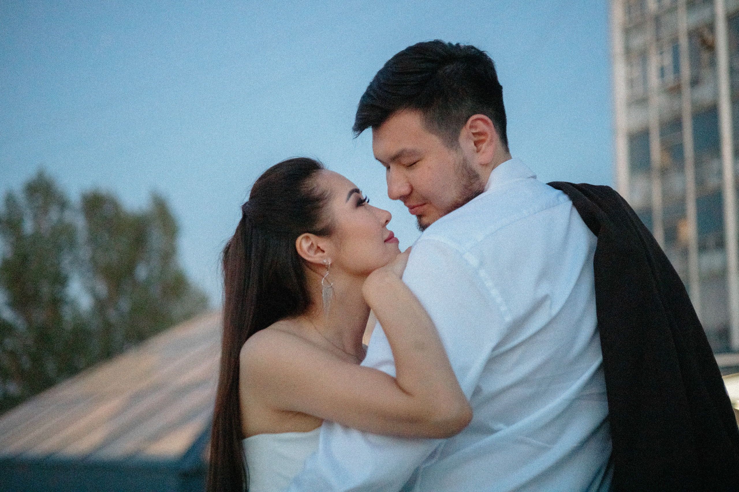 Побег на крышу. Досхан и Жанна