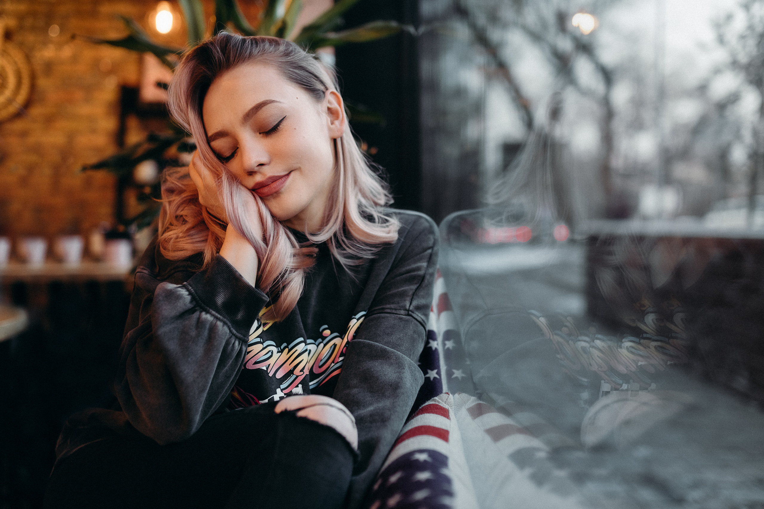 За окном. Яна