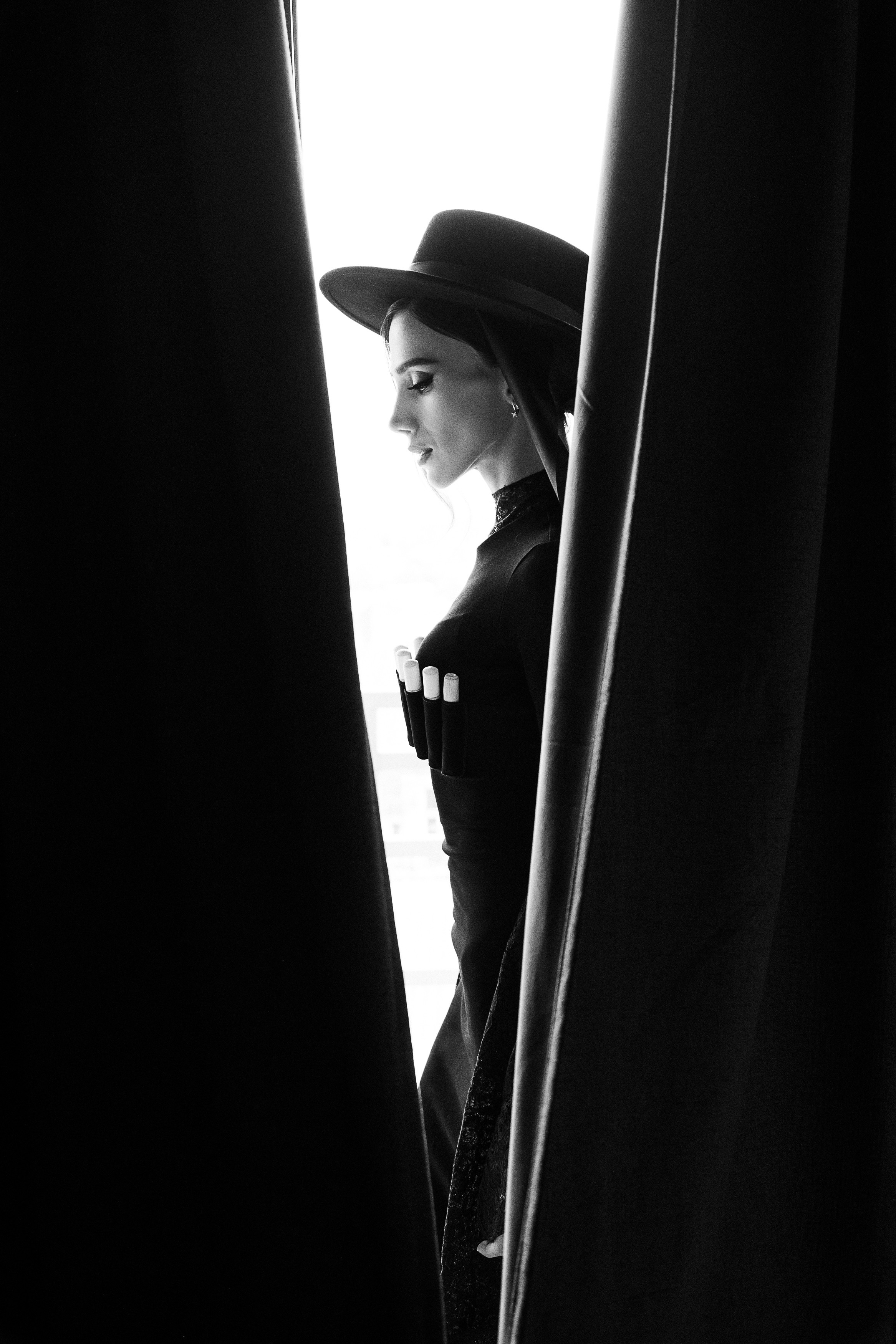 Съемка в номере отеля и последующий выезд в город