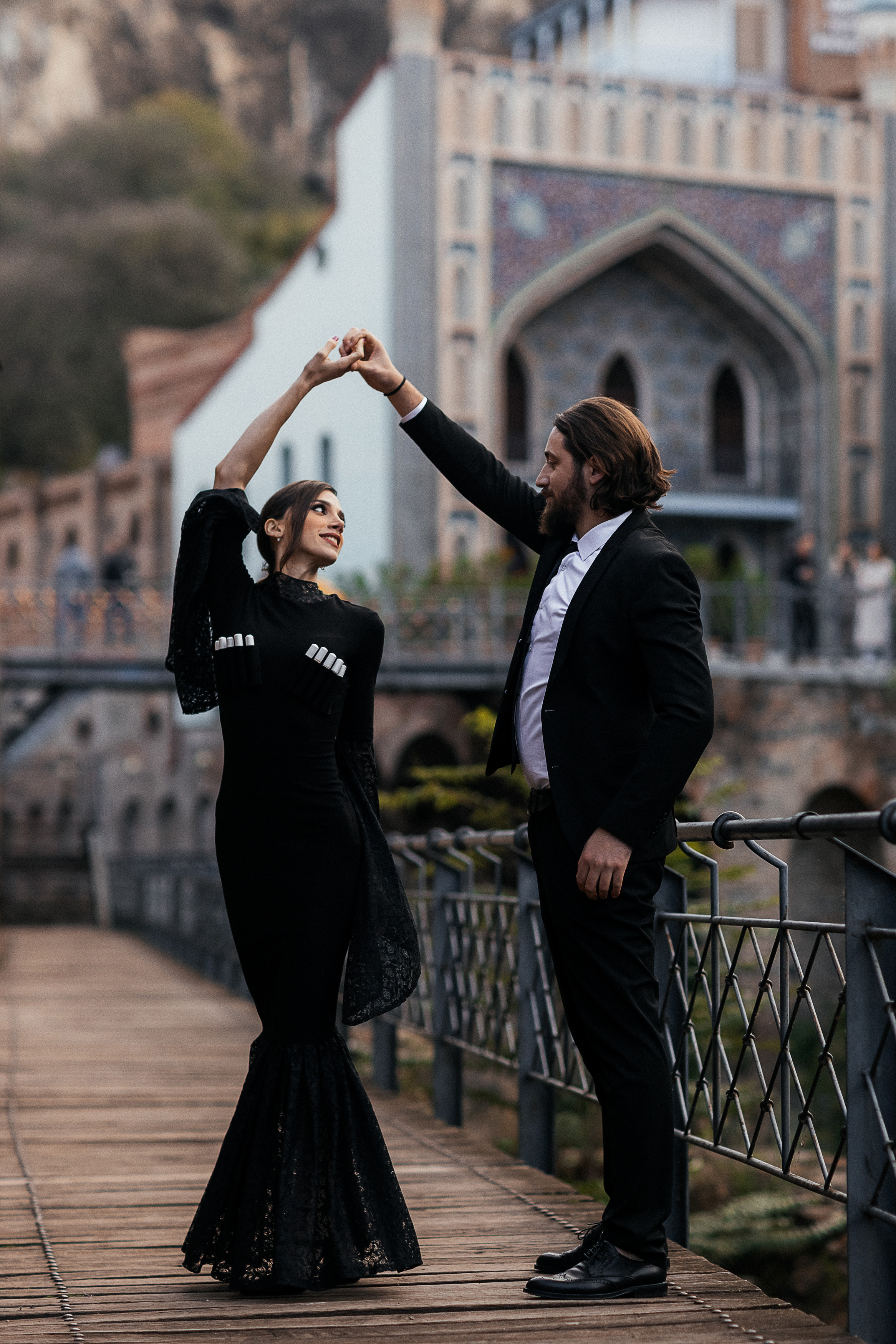 Съемка в номере отеля и последующий выезд в город