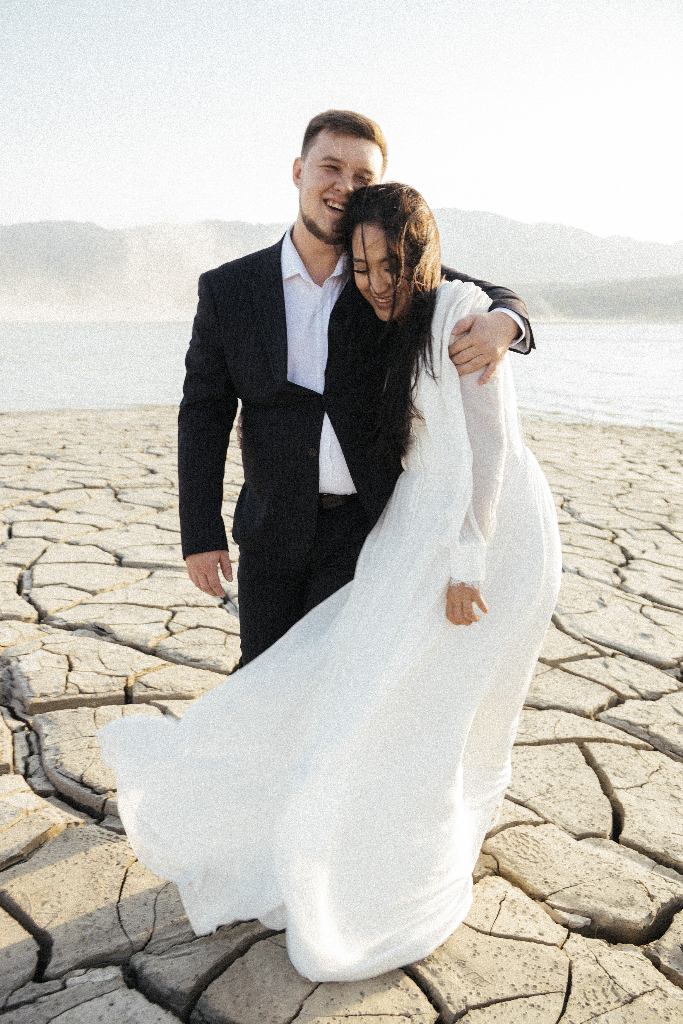 Сухие земли. Диас и Камила