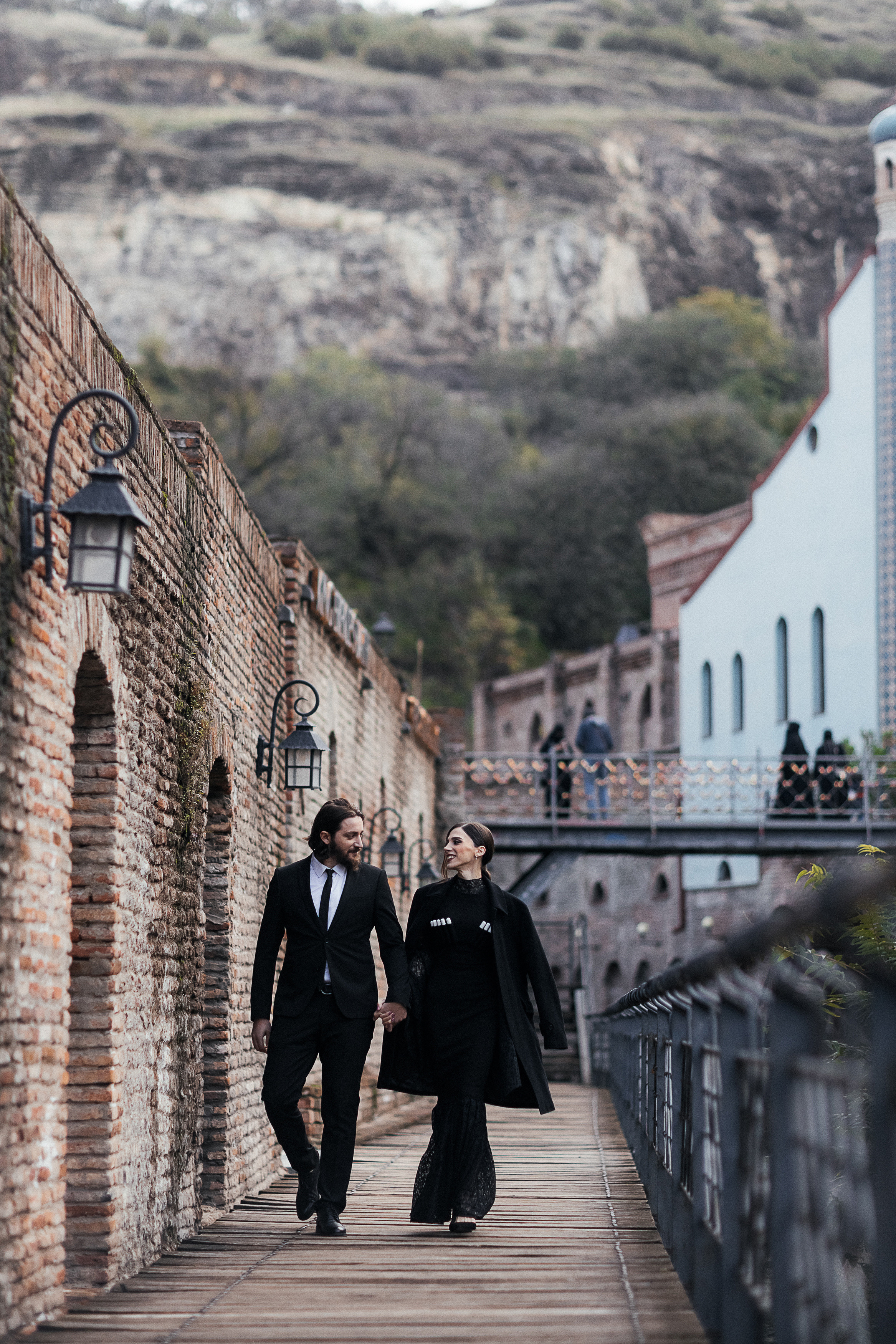 Съемка в номере отеля и последующий выезд в город